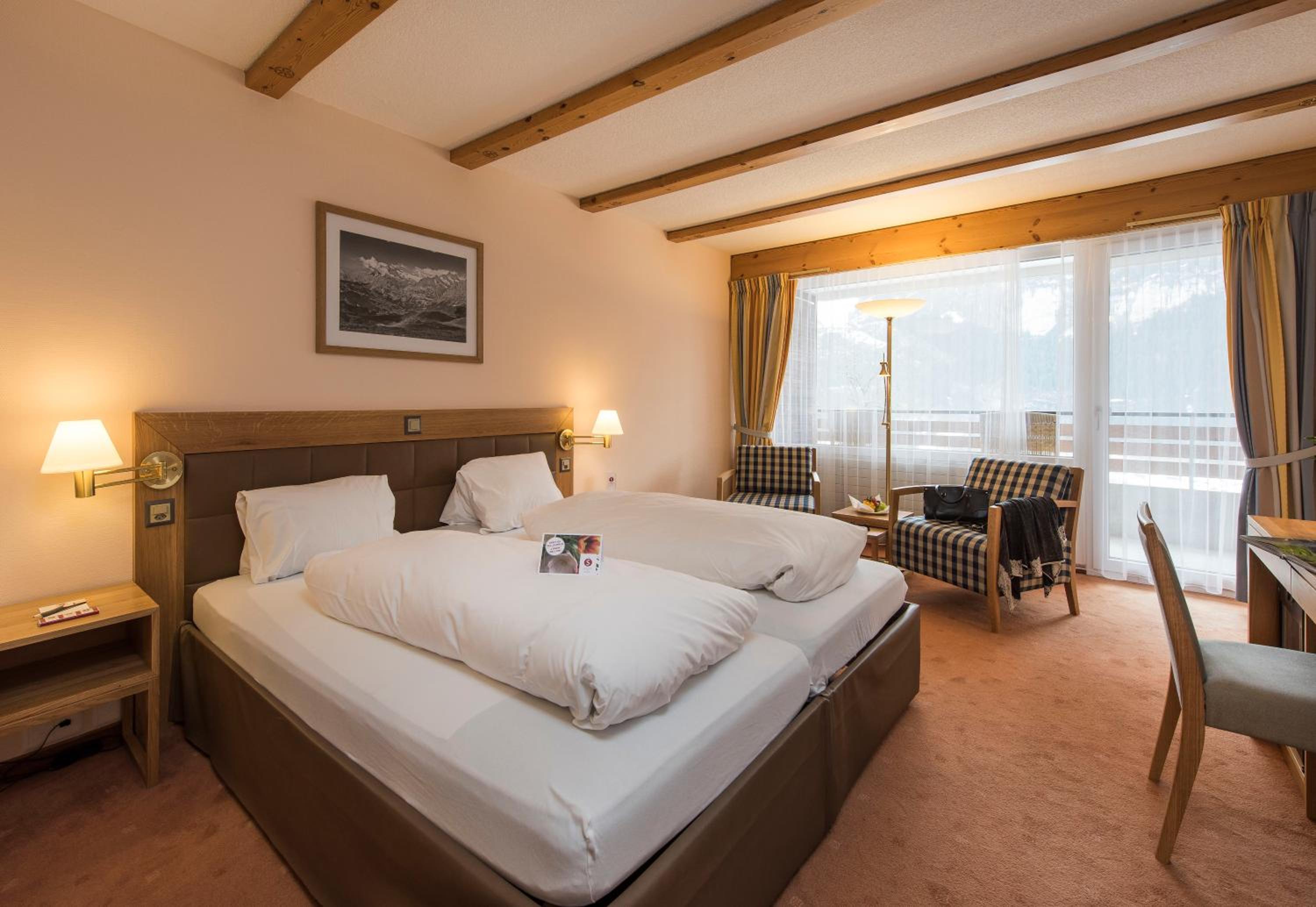 Double Room with Eiger Mountain View - Photo 1