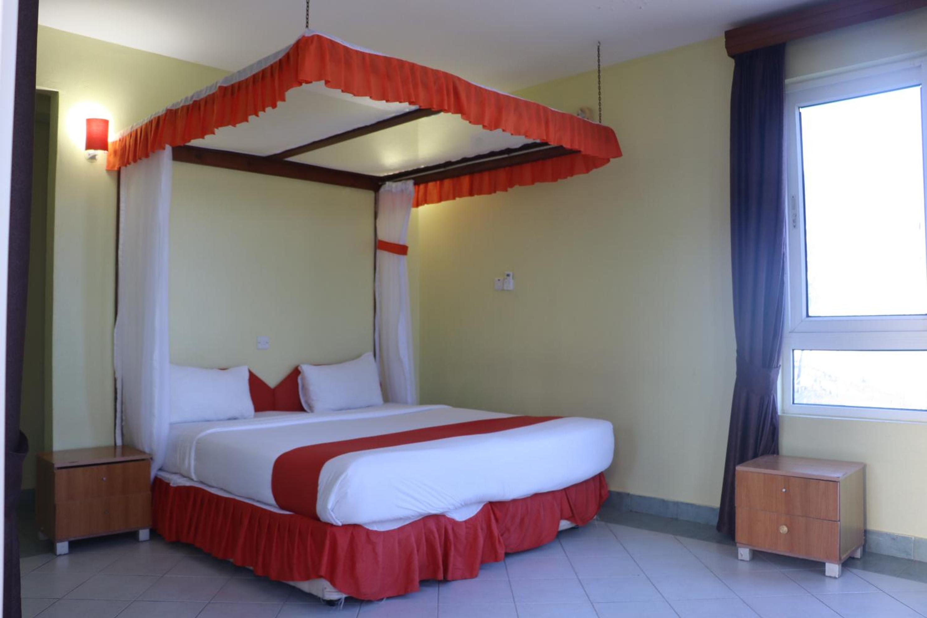 Standard Double or Twin Room photo 3