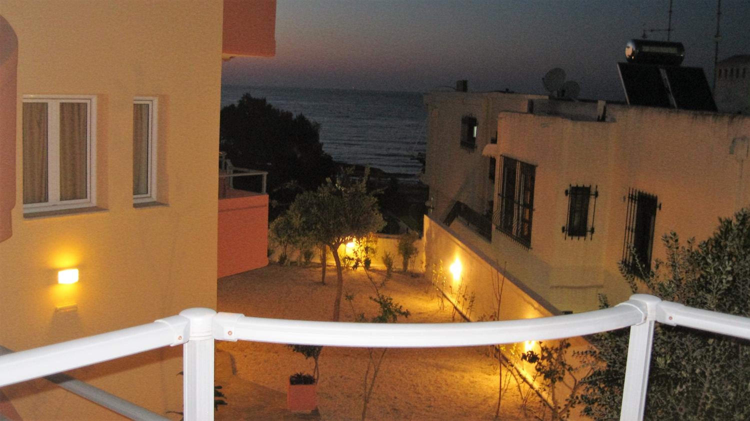 Studio with Partial Sea View - Photo 13