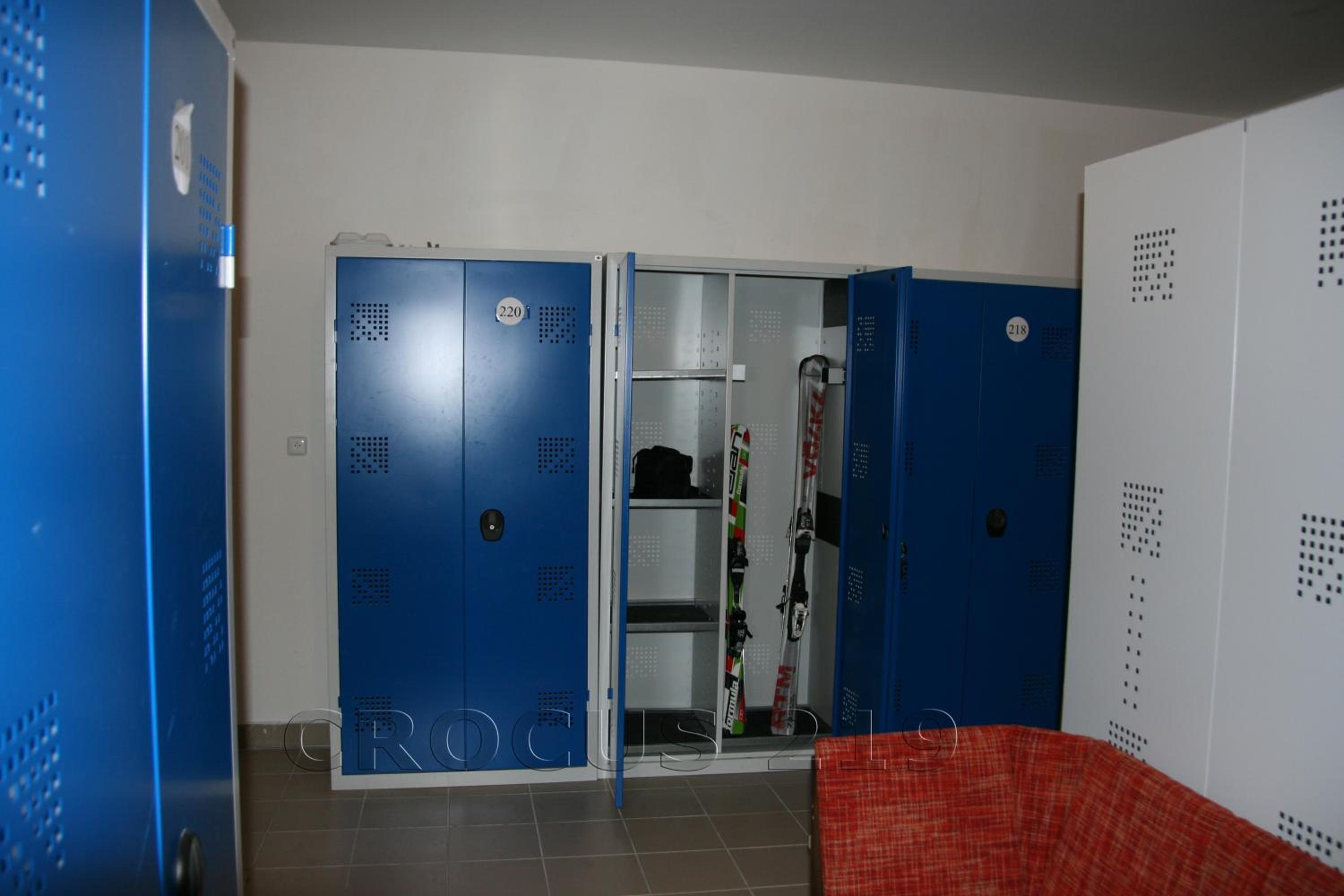 One-Bedroom Apartment with Mountain View - Photo 5