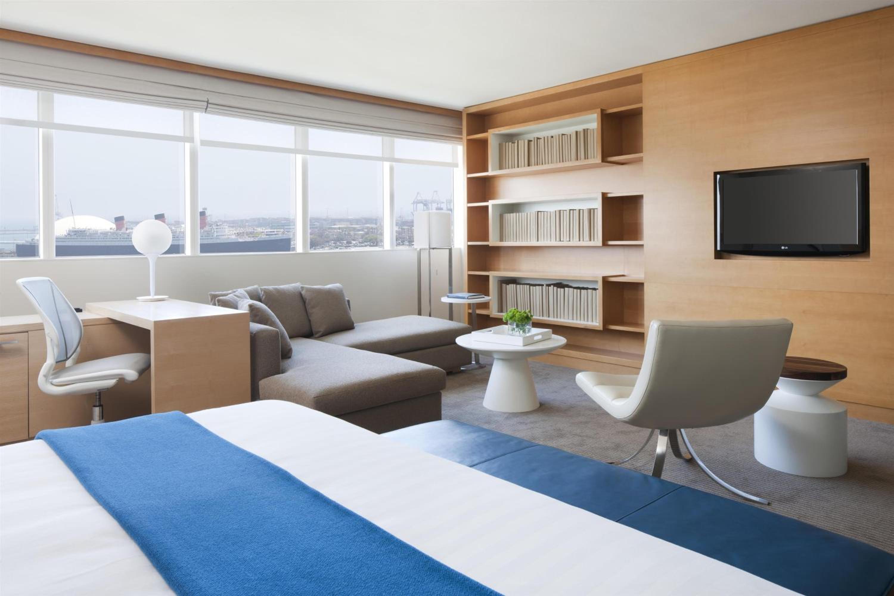 Studio Suite - Photo 1