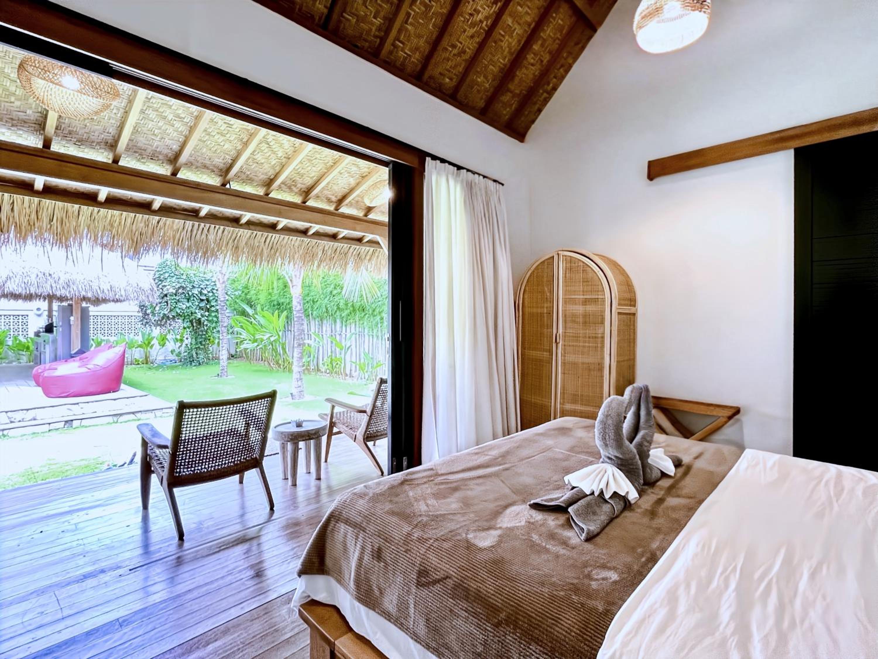 King Room with Pool View photo 2