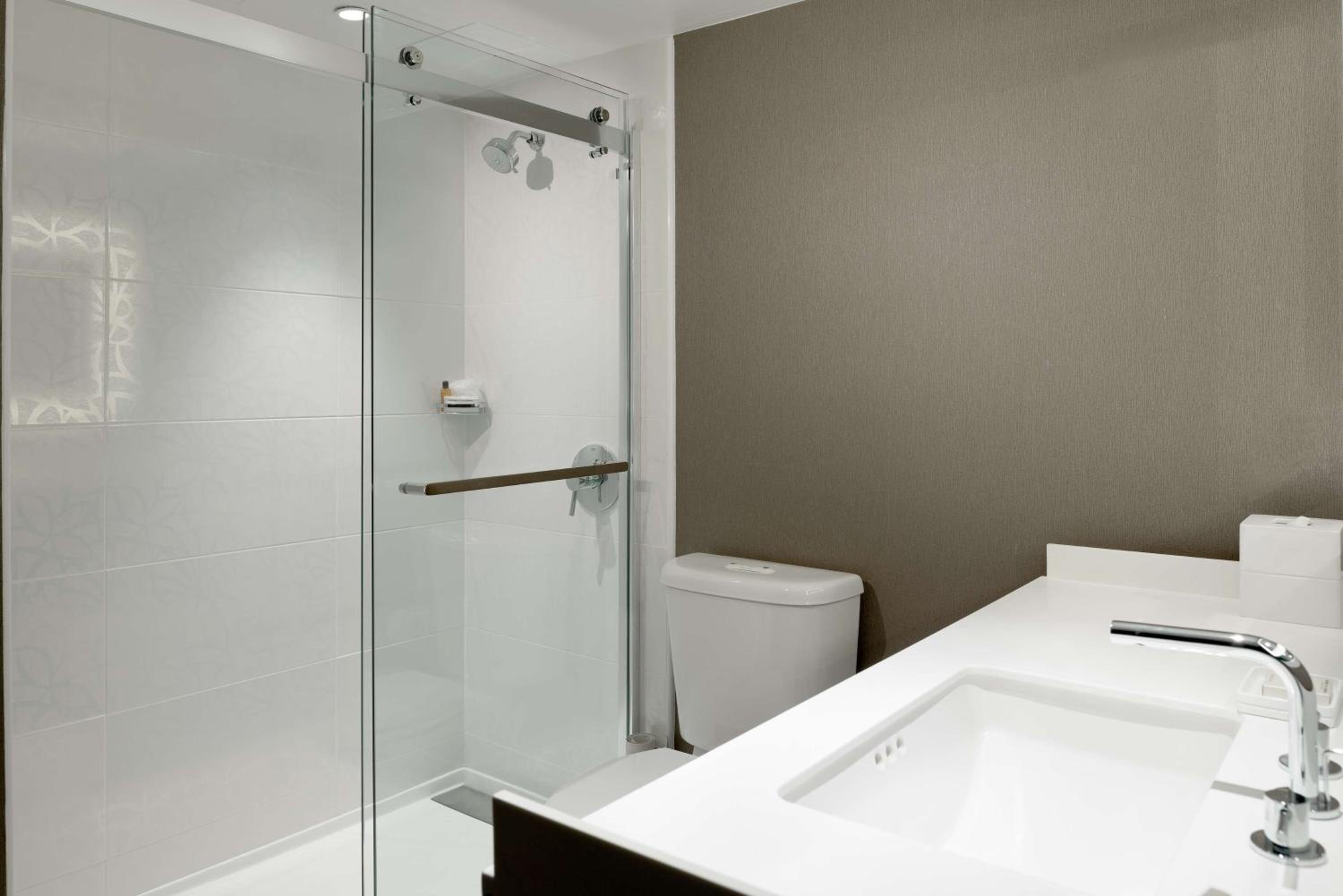 Deluxe King Room with Two King Beds - Photo 1