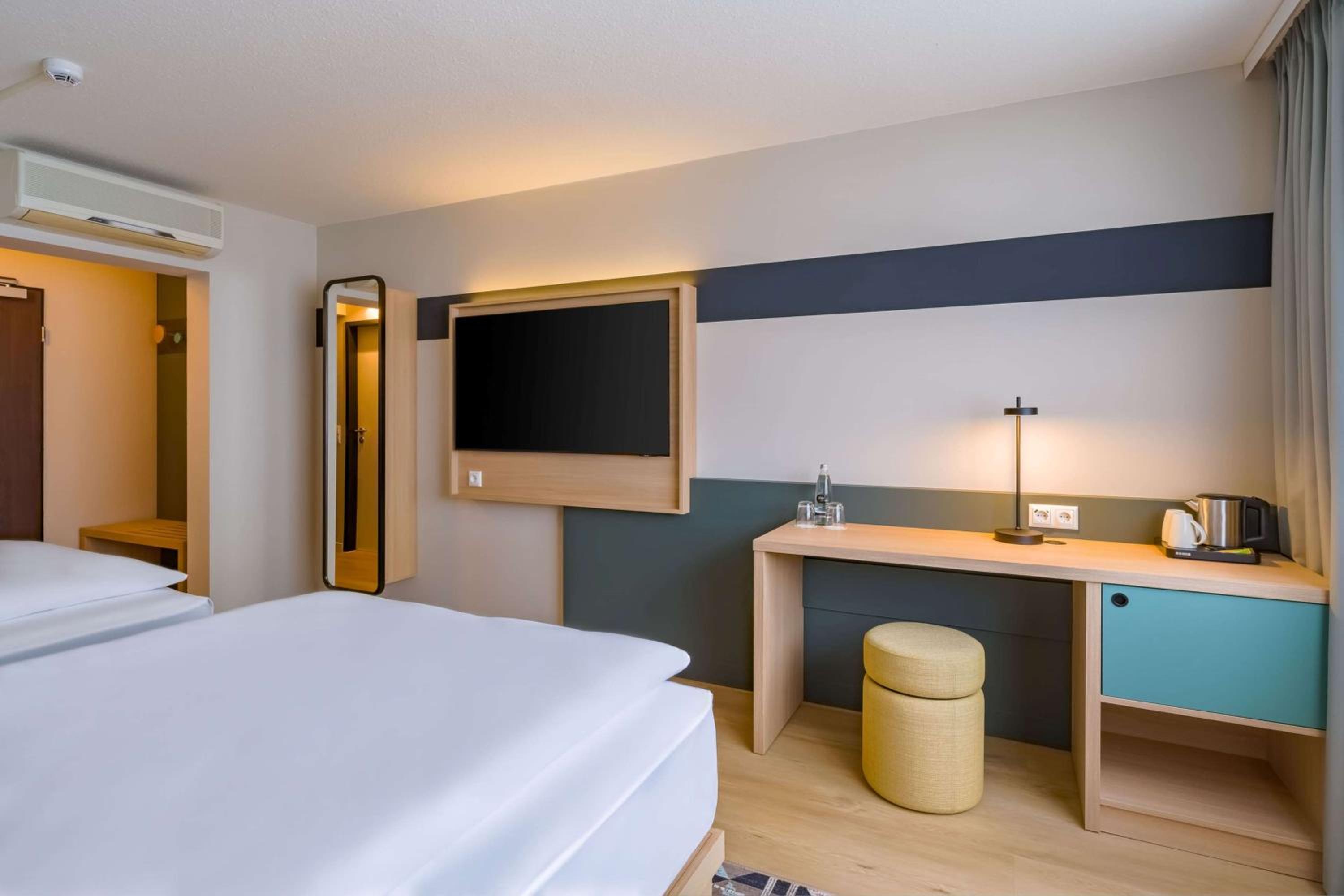 Twin Room - Photo 9