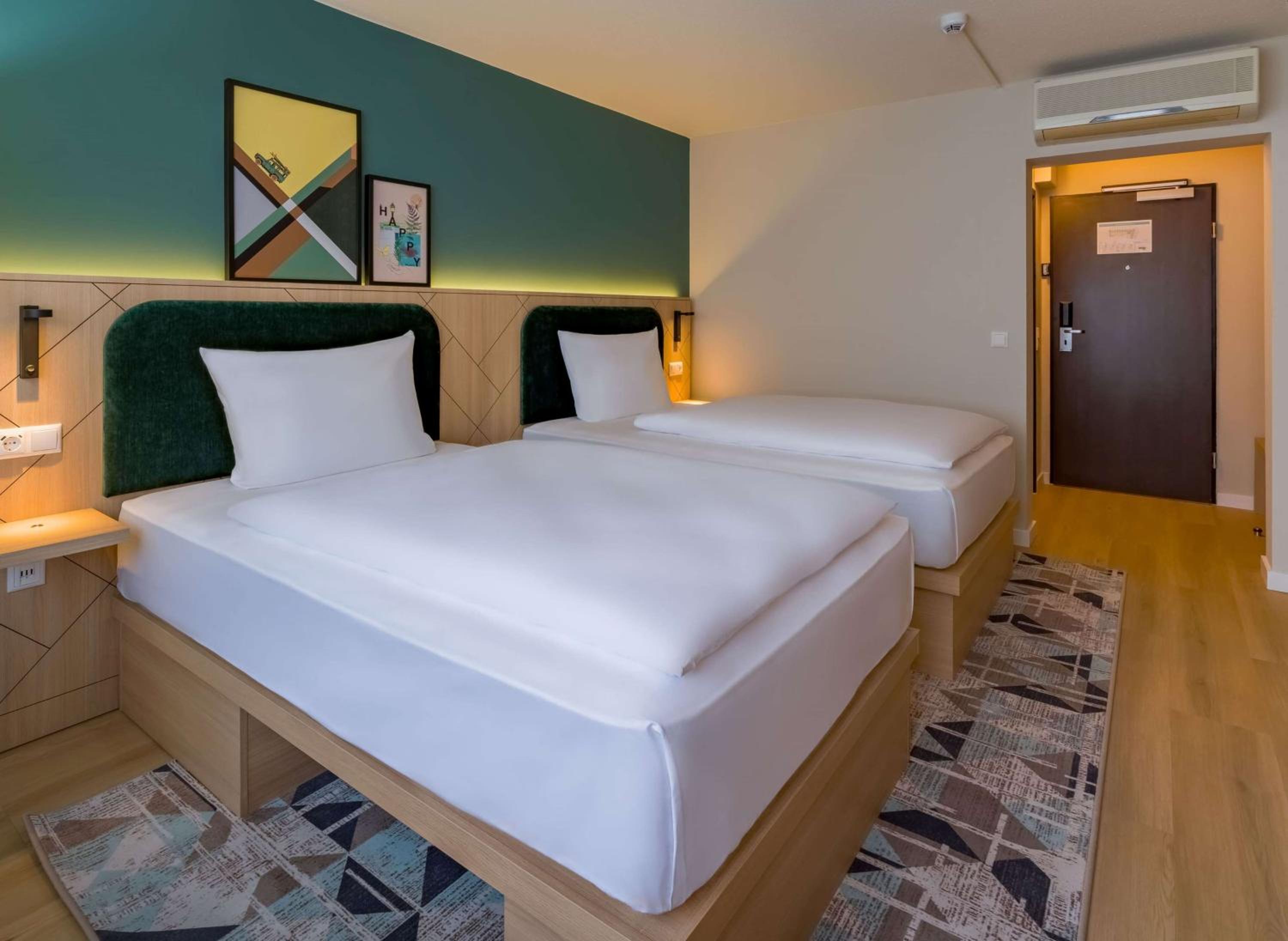 Twin Room - Photo 10