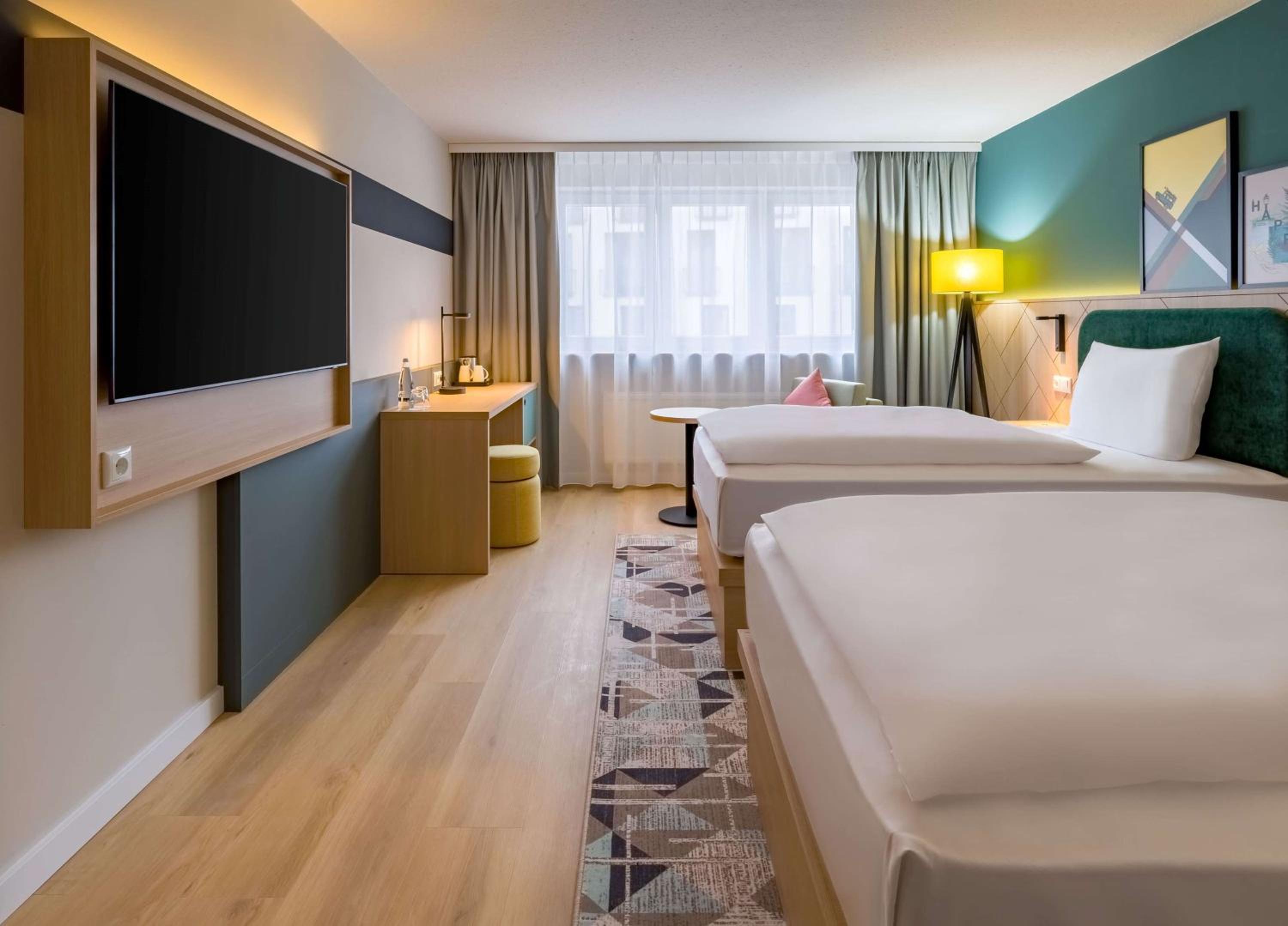Twin Room - Photo 12