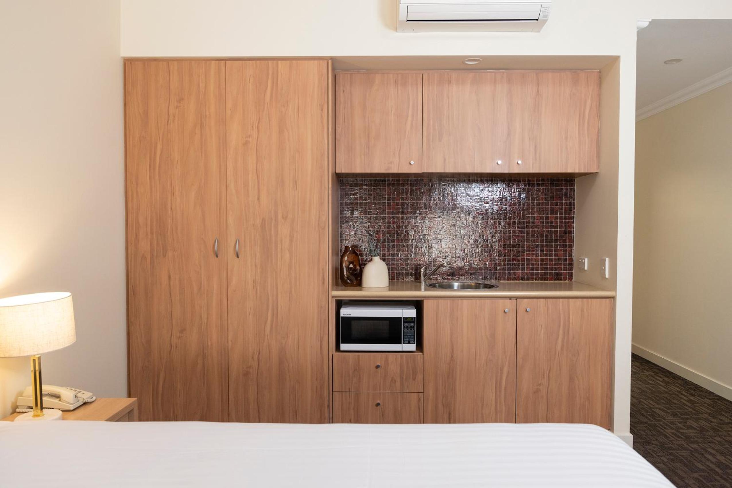 Deluxe Twin Spa Studio