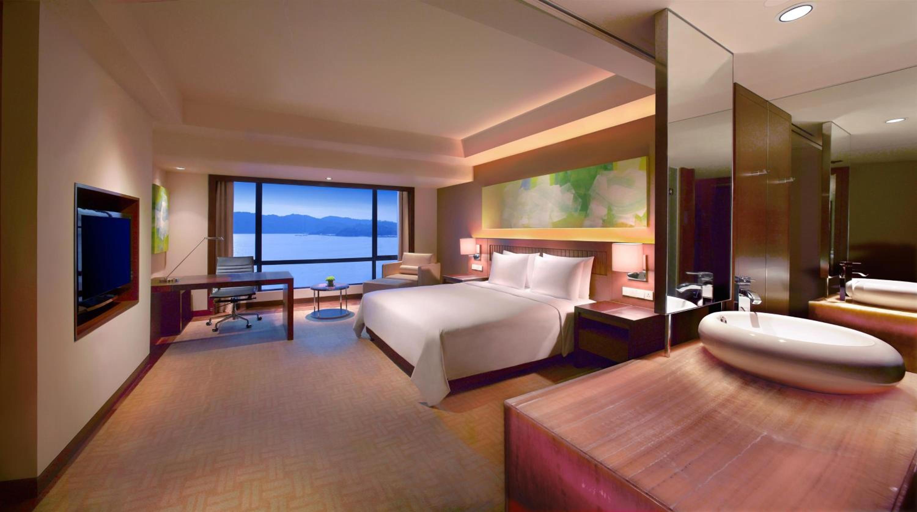 King Room with Sea View - Photo 2