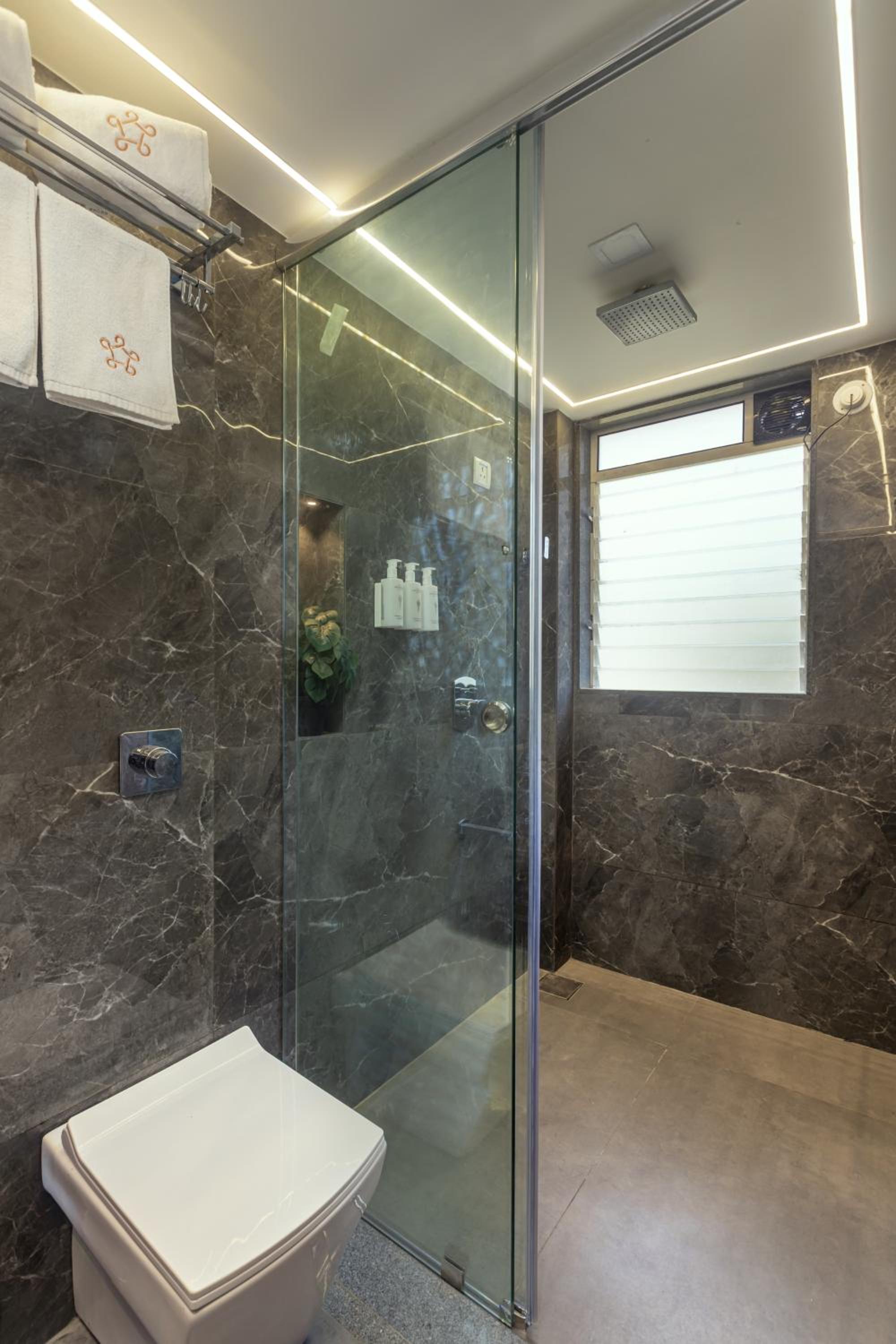 Three-Bedroom Villa - Photo 4