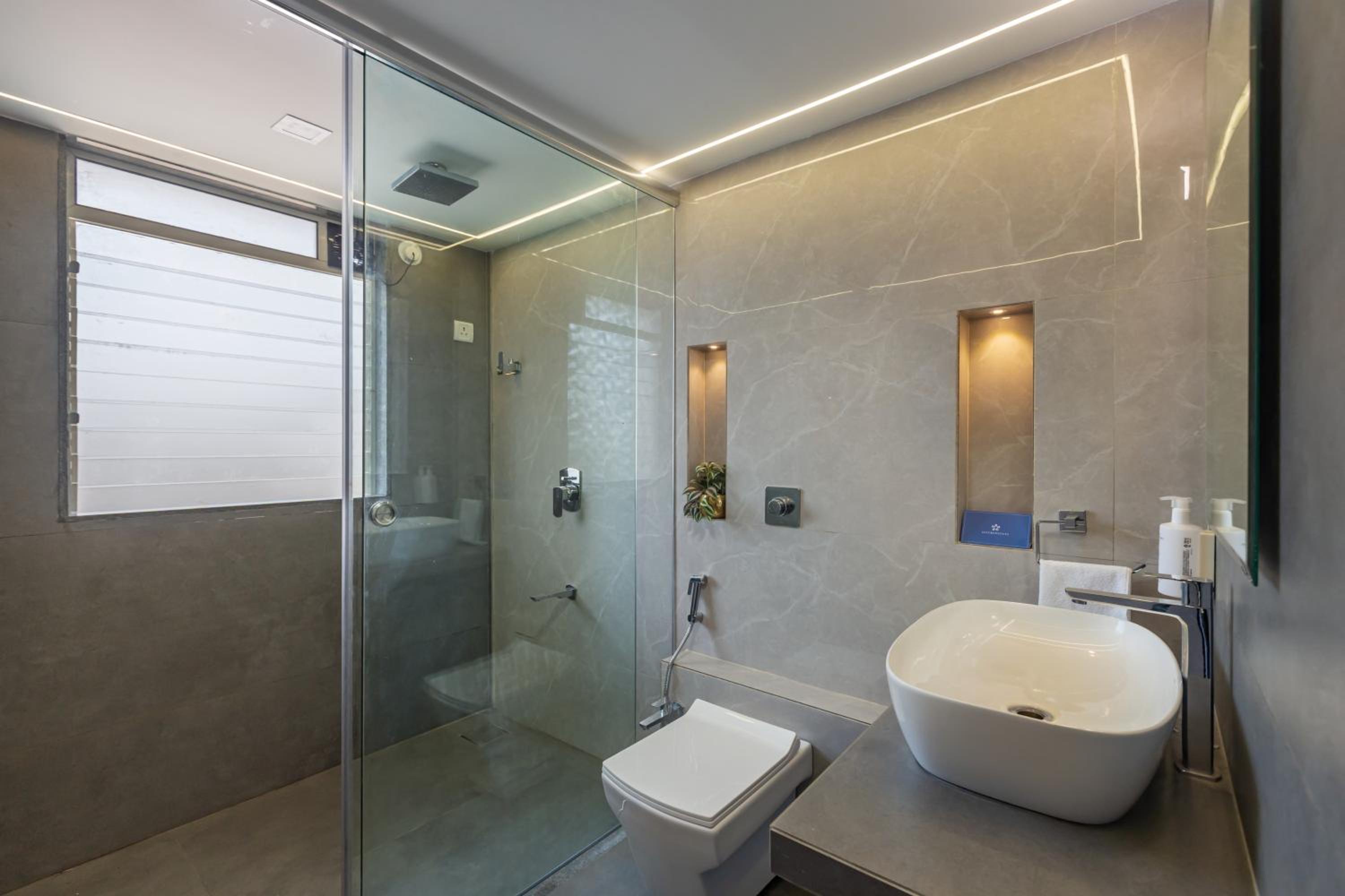 Three-Bedroom Villa - Photo 8