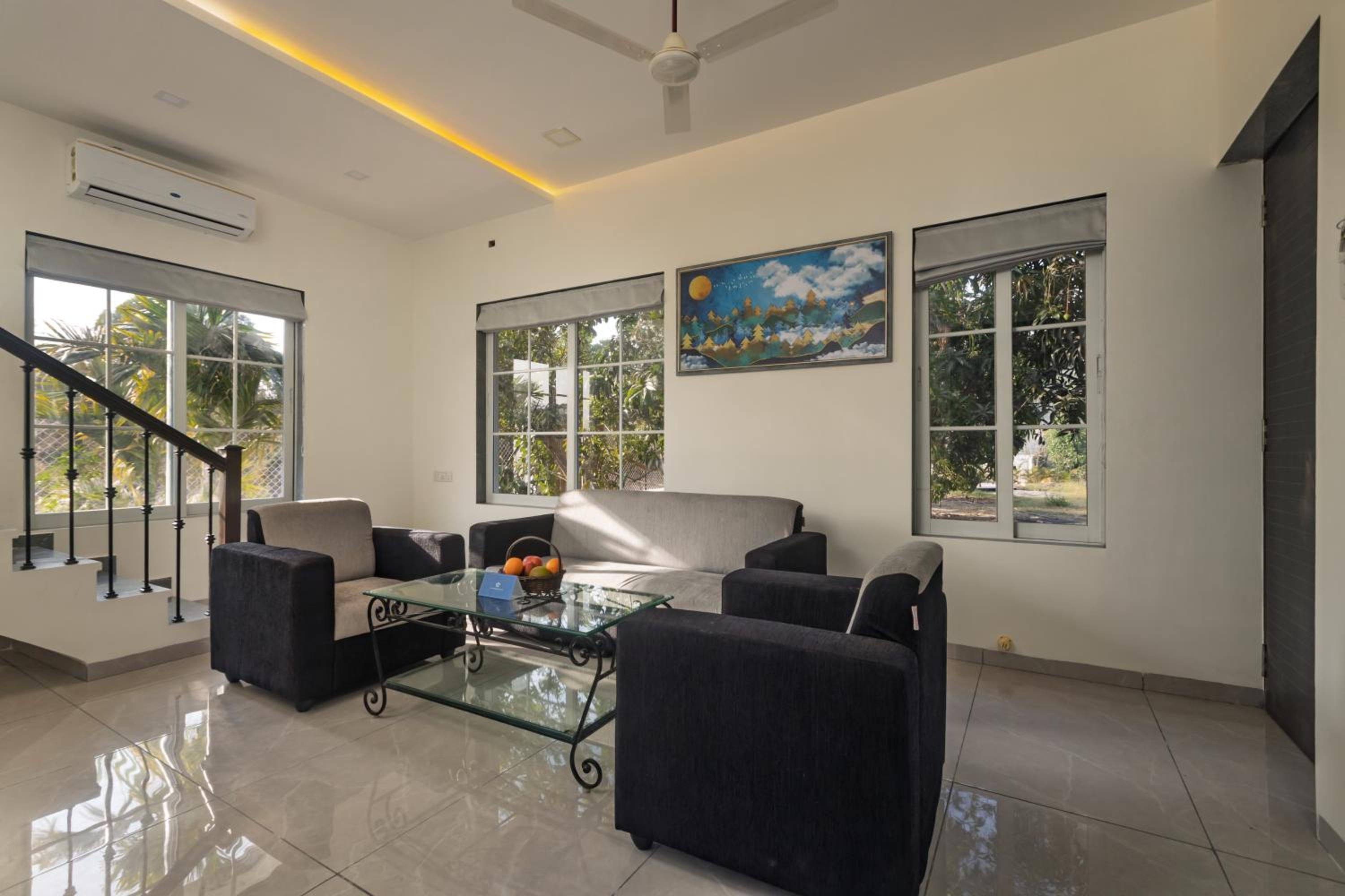 Three-Bedroom Villa - Photo 3
