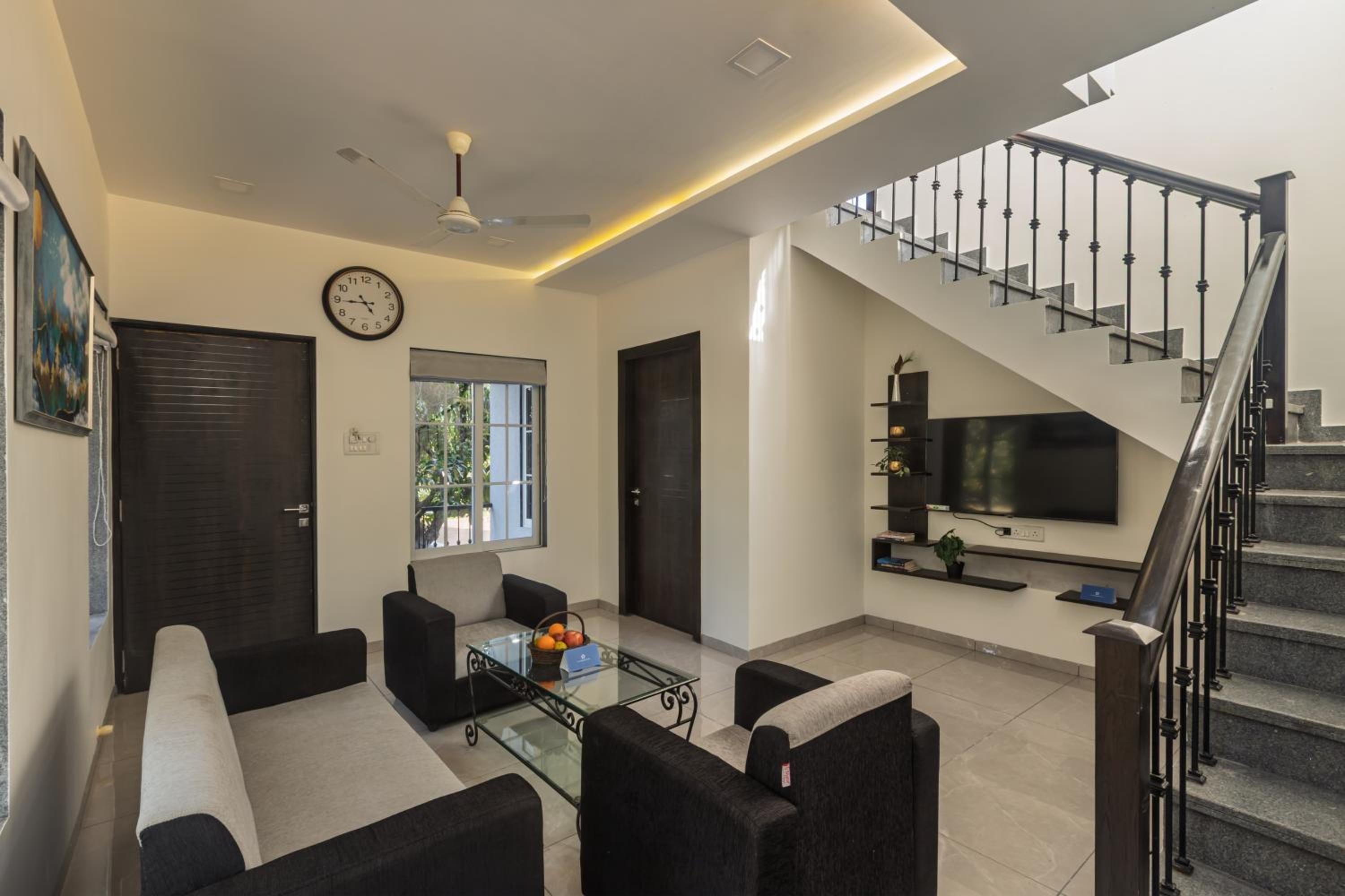 Three-Bedroom Villa - Photo 16