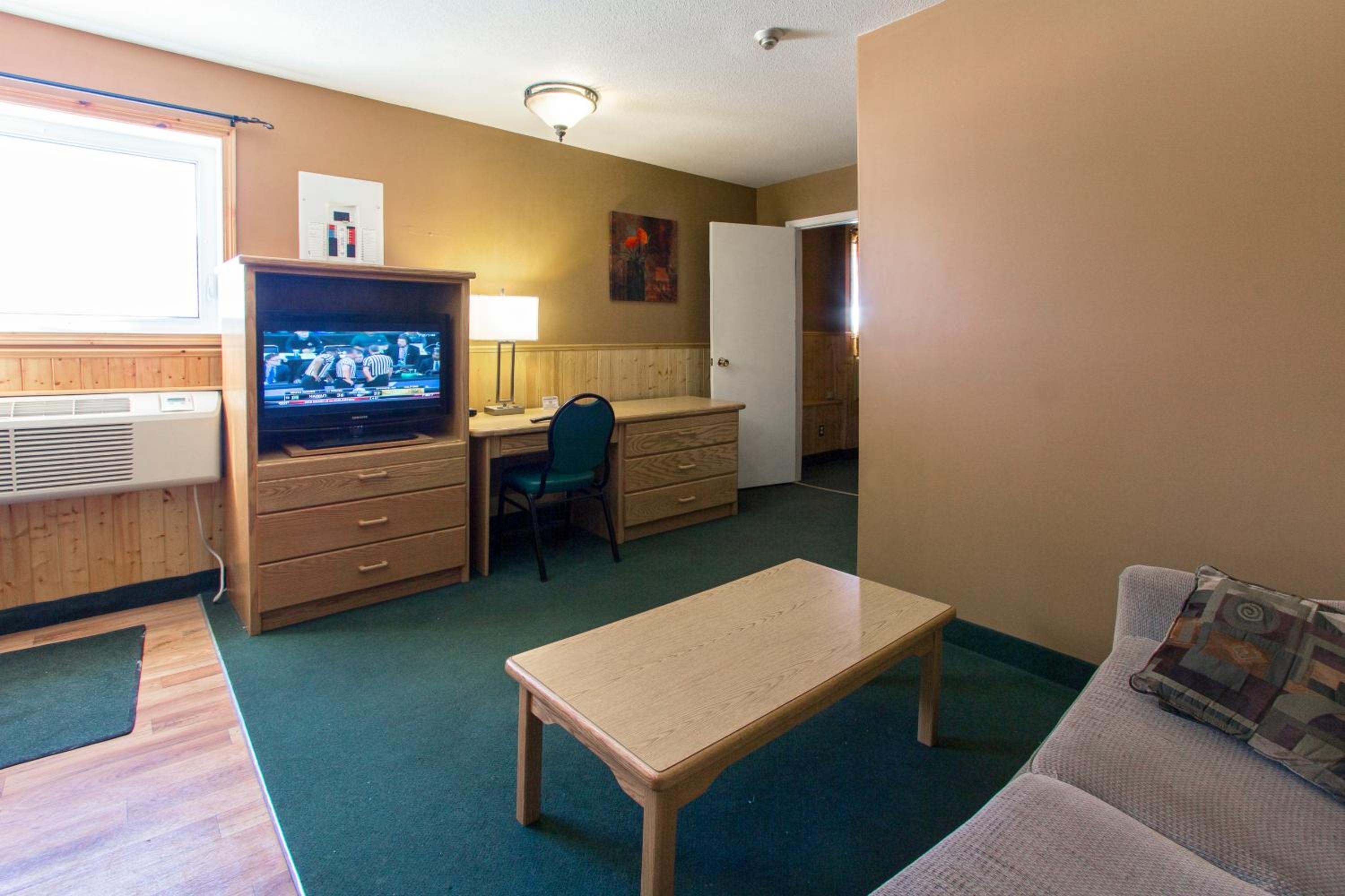 Queen Room with Sofa Bed and Kitchenette photo 1