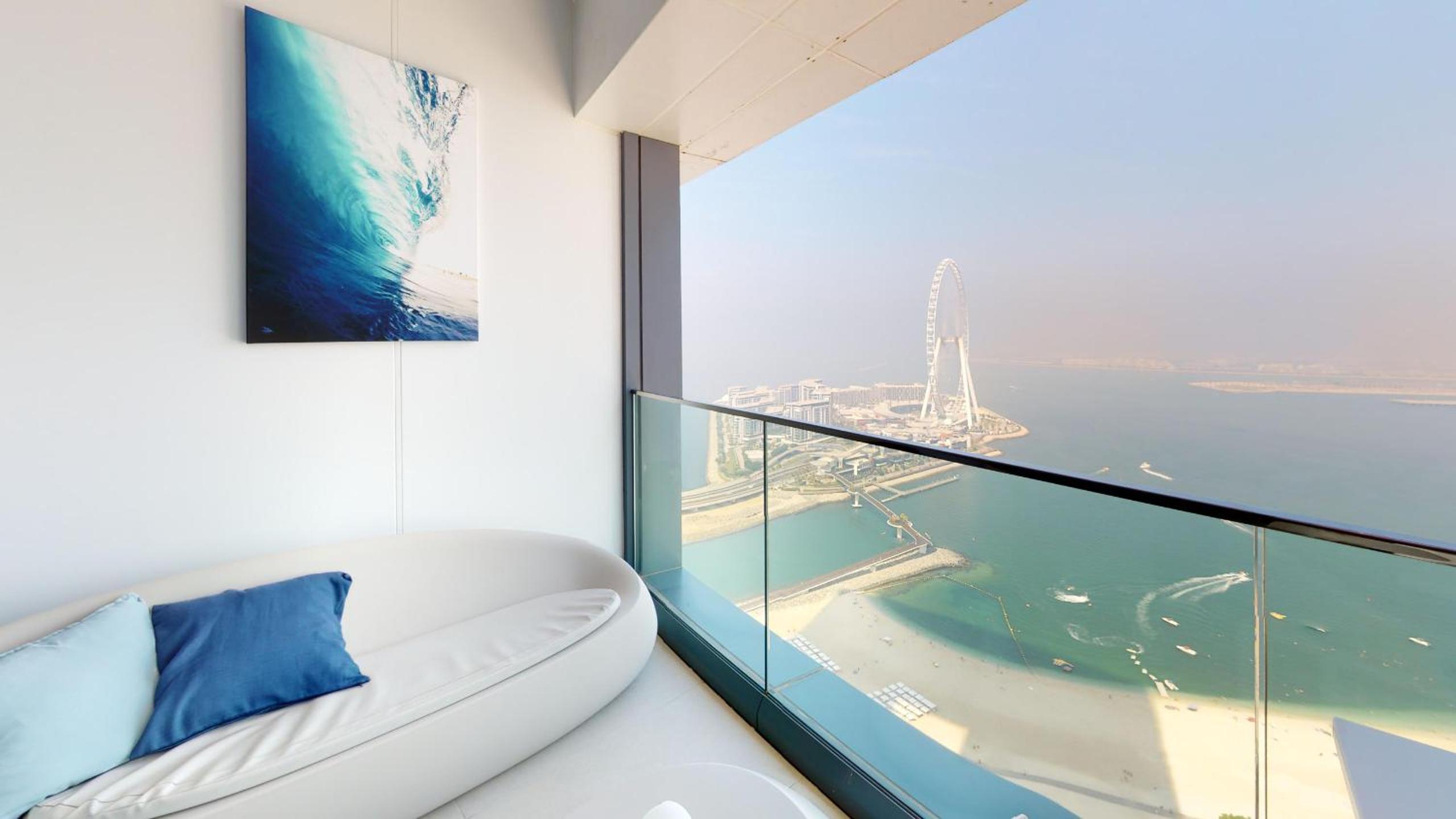 Two-Bedroom Apartment with Balcony and Sea View photo 3