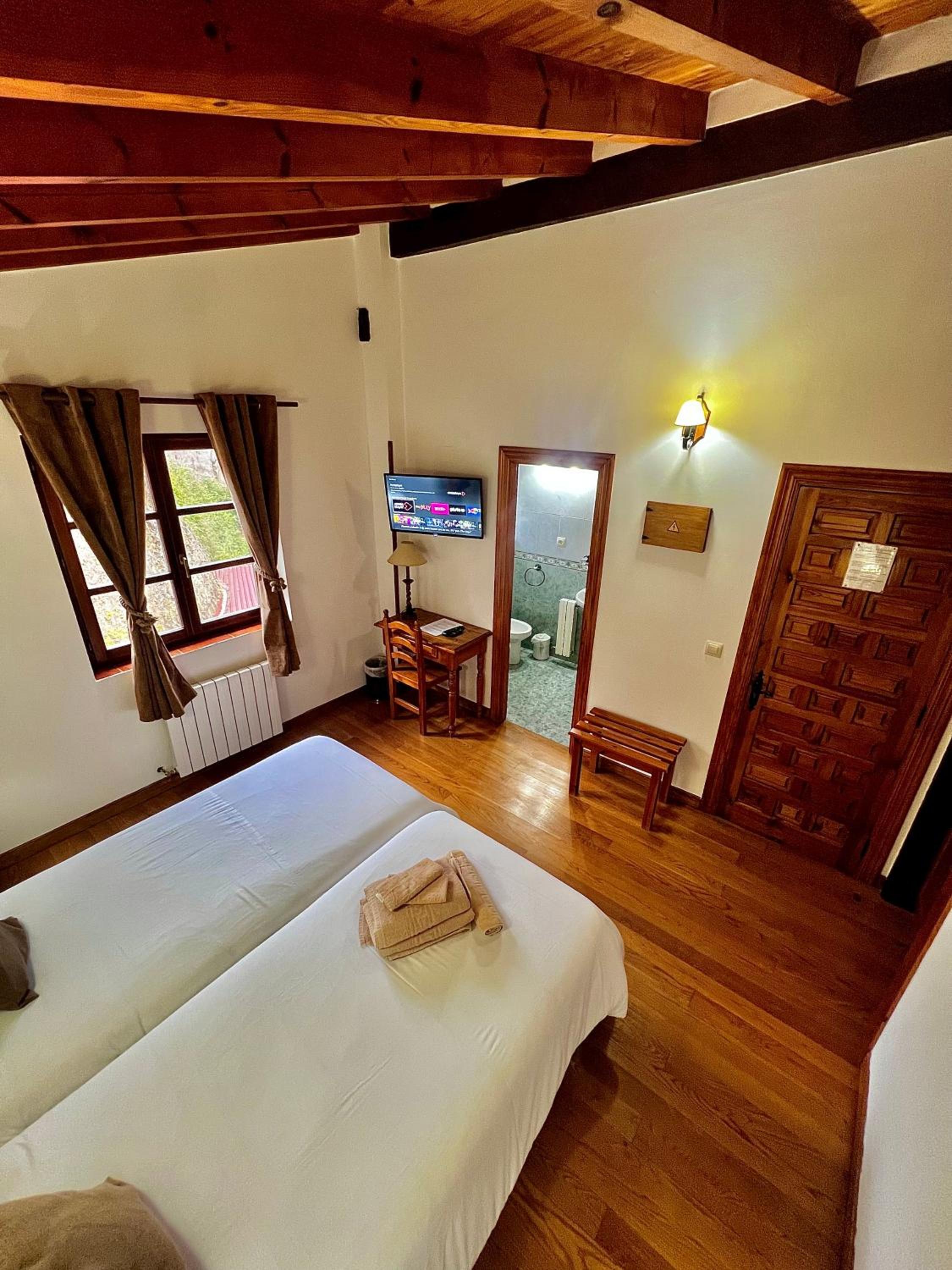 Standard Twin Room photo 1