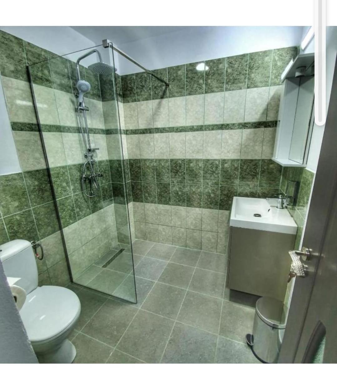 Double or Twin Room - Photo 4