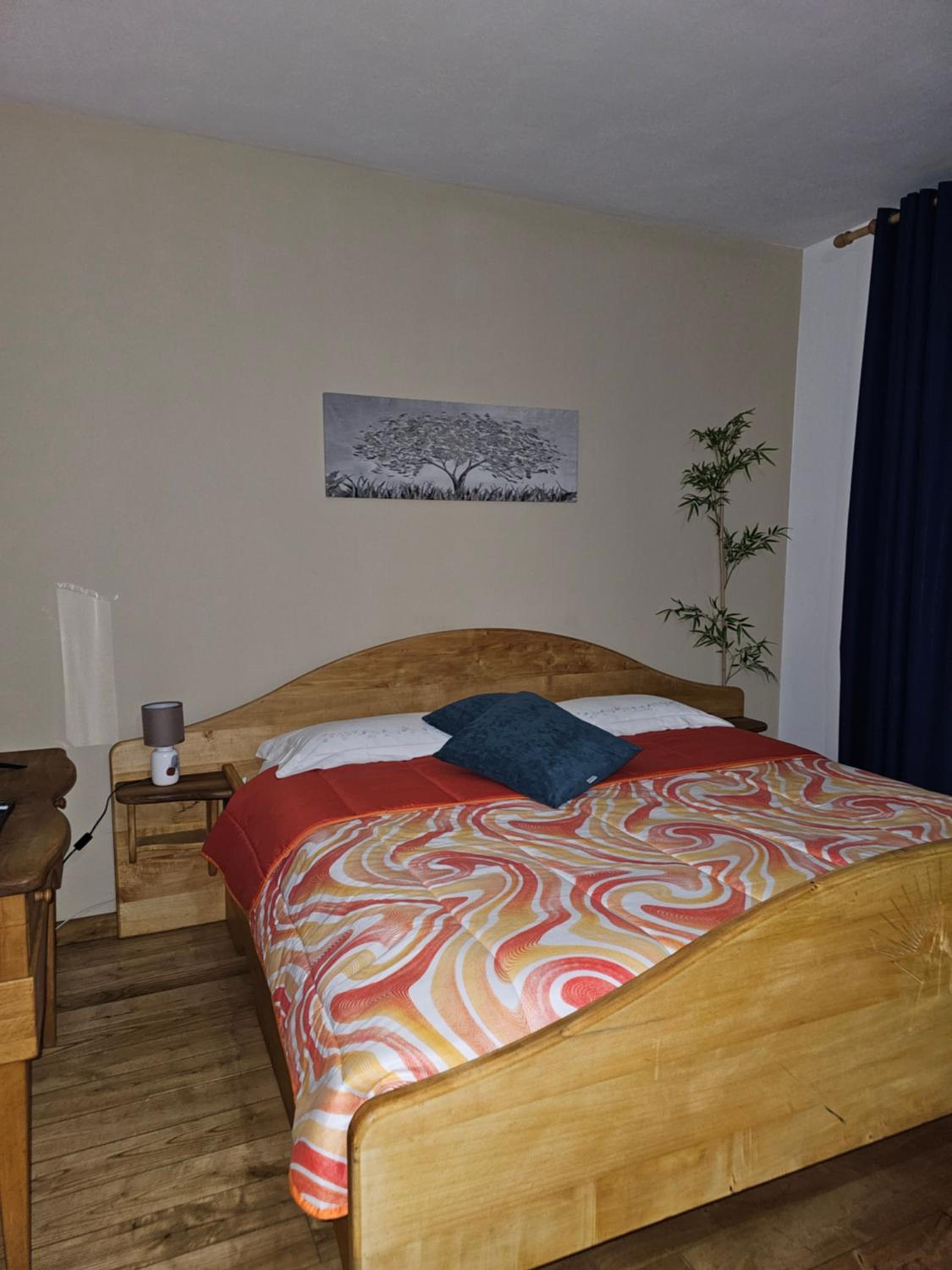 One-Bedroom Standard Apartment photo 1