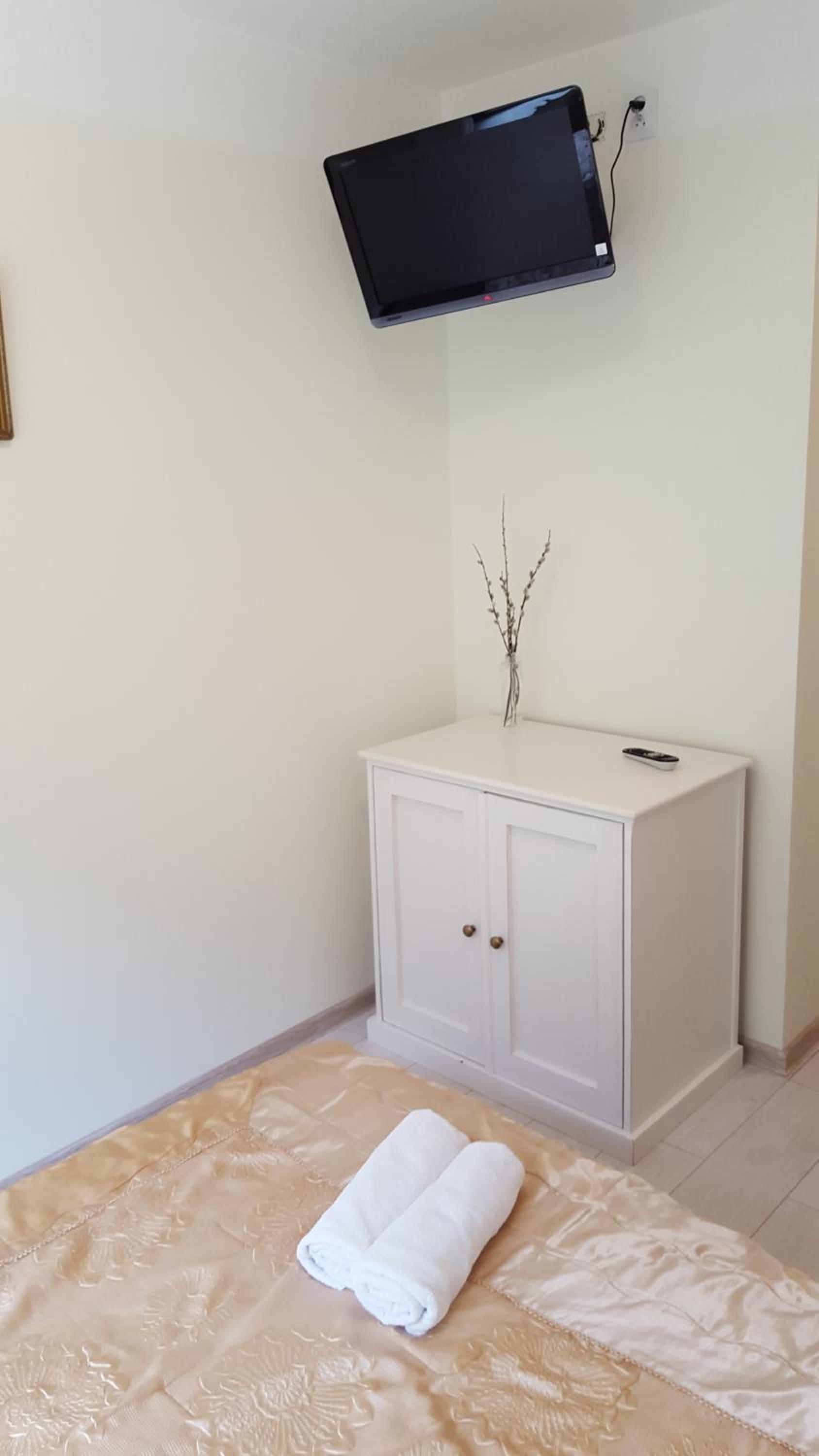 Double Room - Photo 3