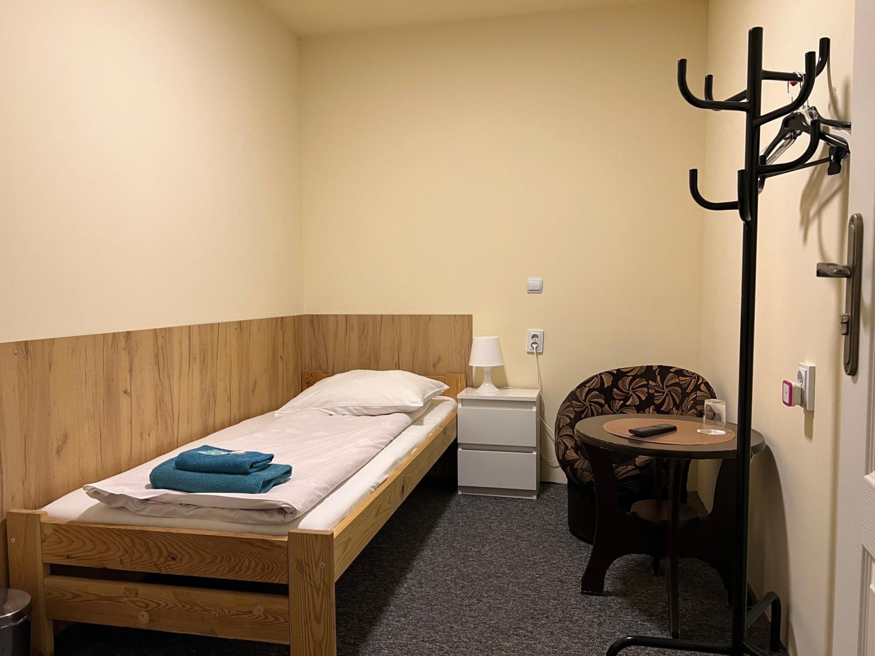 Single Room with Shared Shower and Toilet photo 2