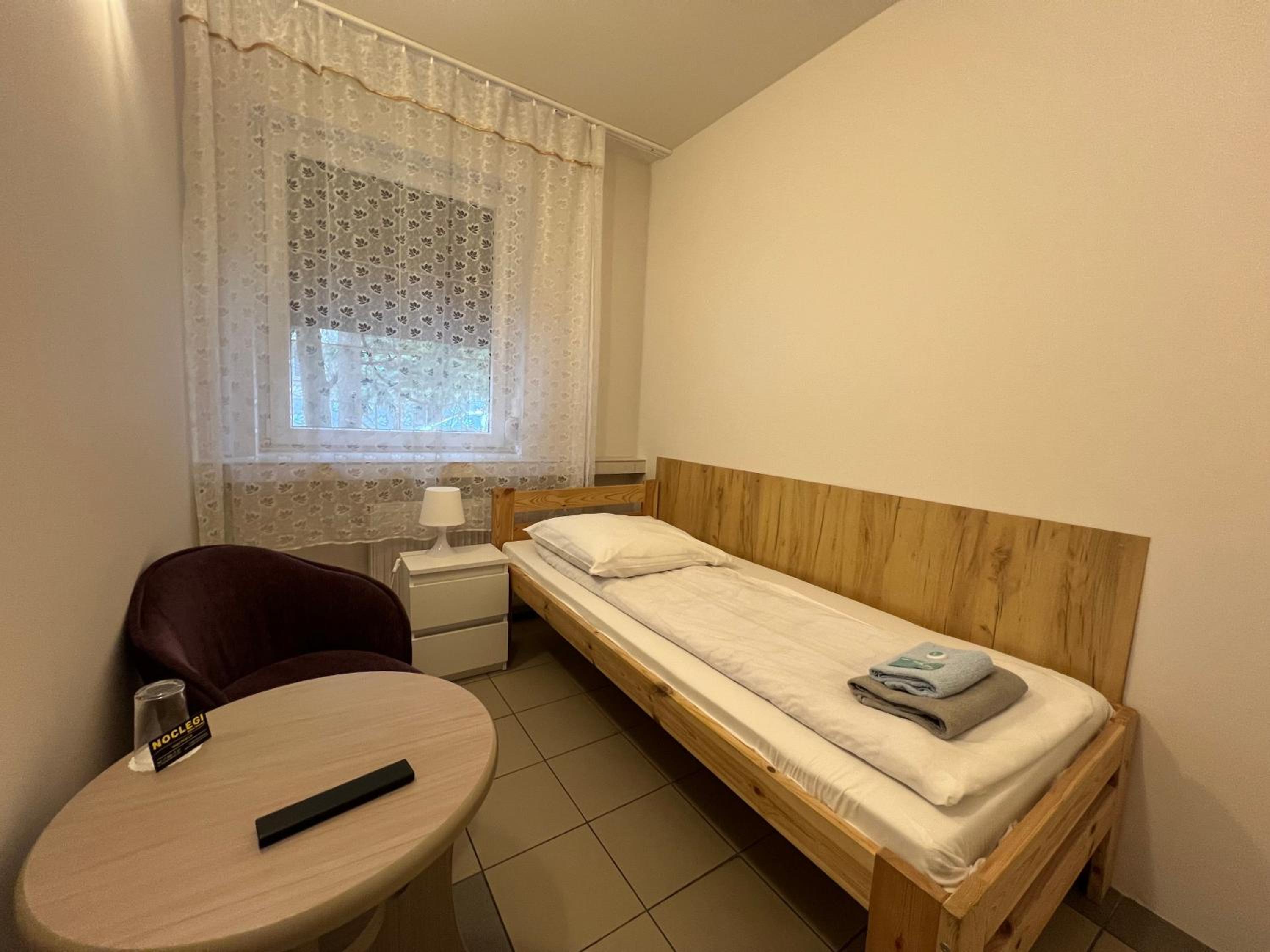 Single Room with Shared Shower and Toilet photo 1