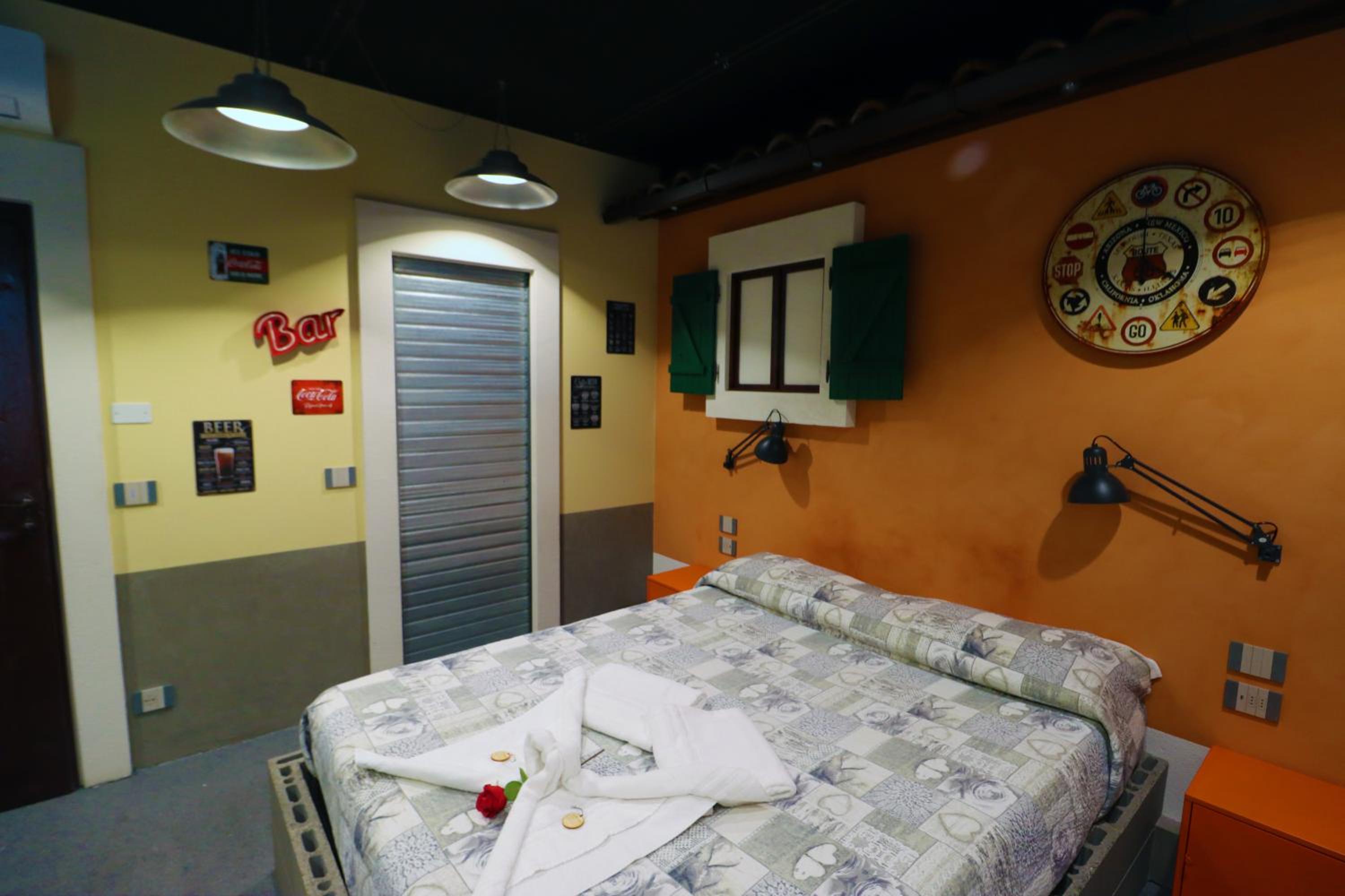 Double Room with Private Bathroom - Photo 39
