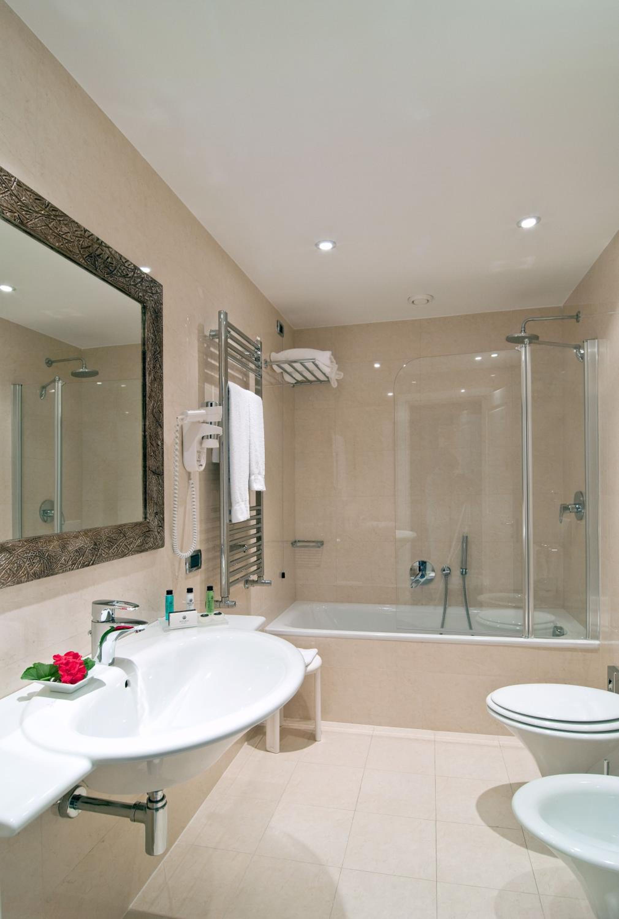 Superior Quadruple Room - Photo 1
