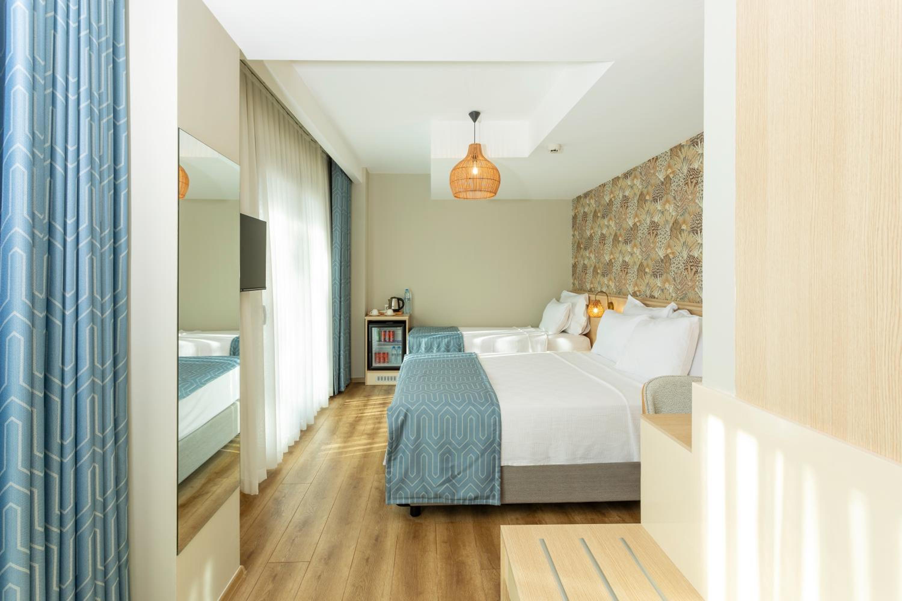 Junior Suite with Garden View photo 2