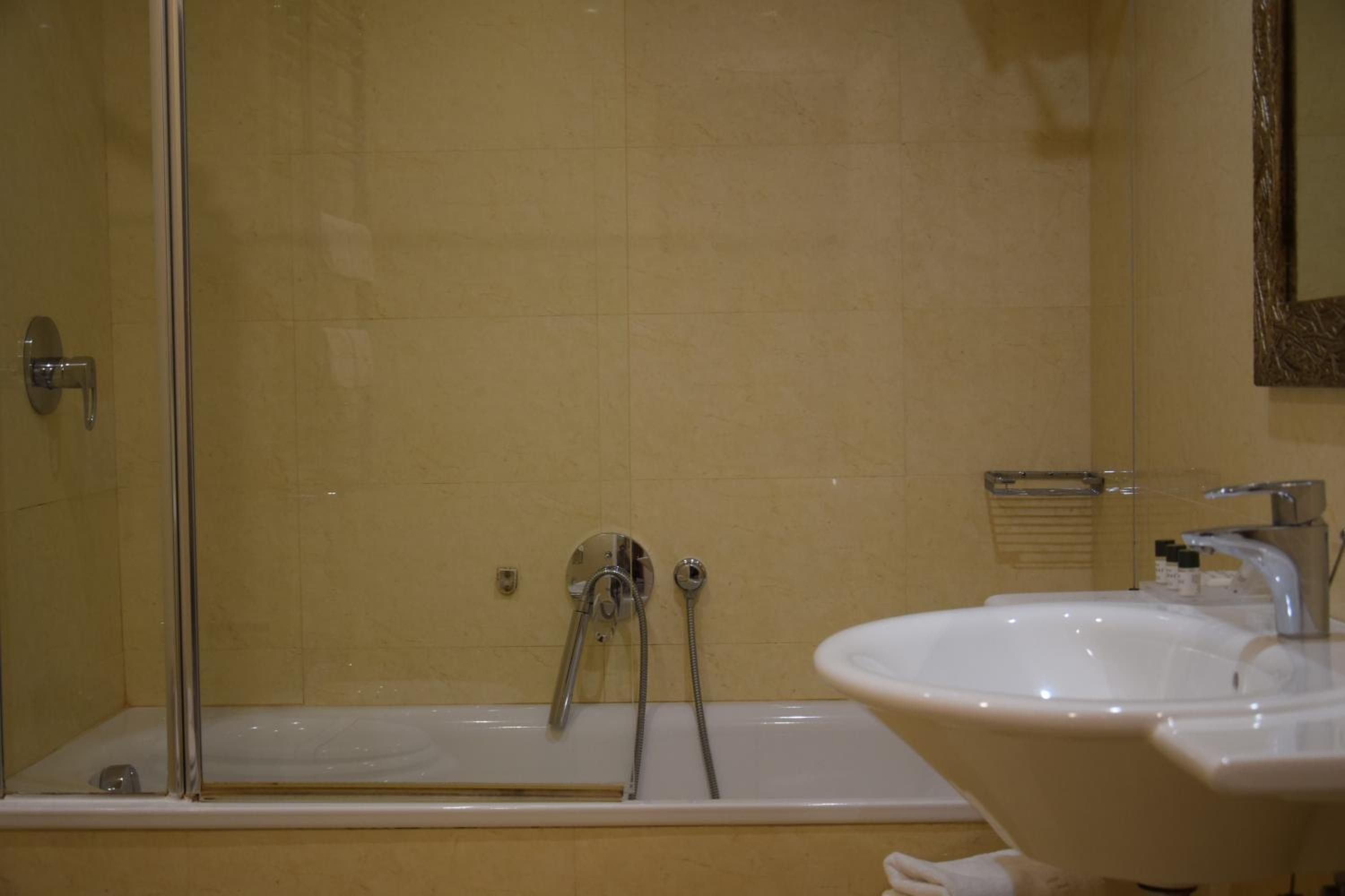 Superior Triple Room - Photo 7