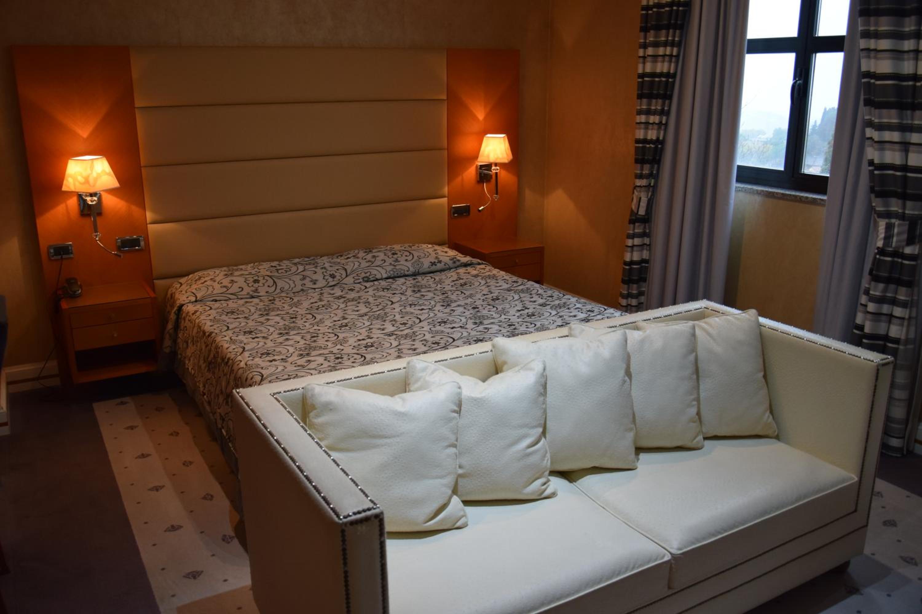 Superior Quadruple Room - Photo 12