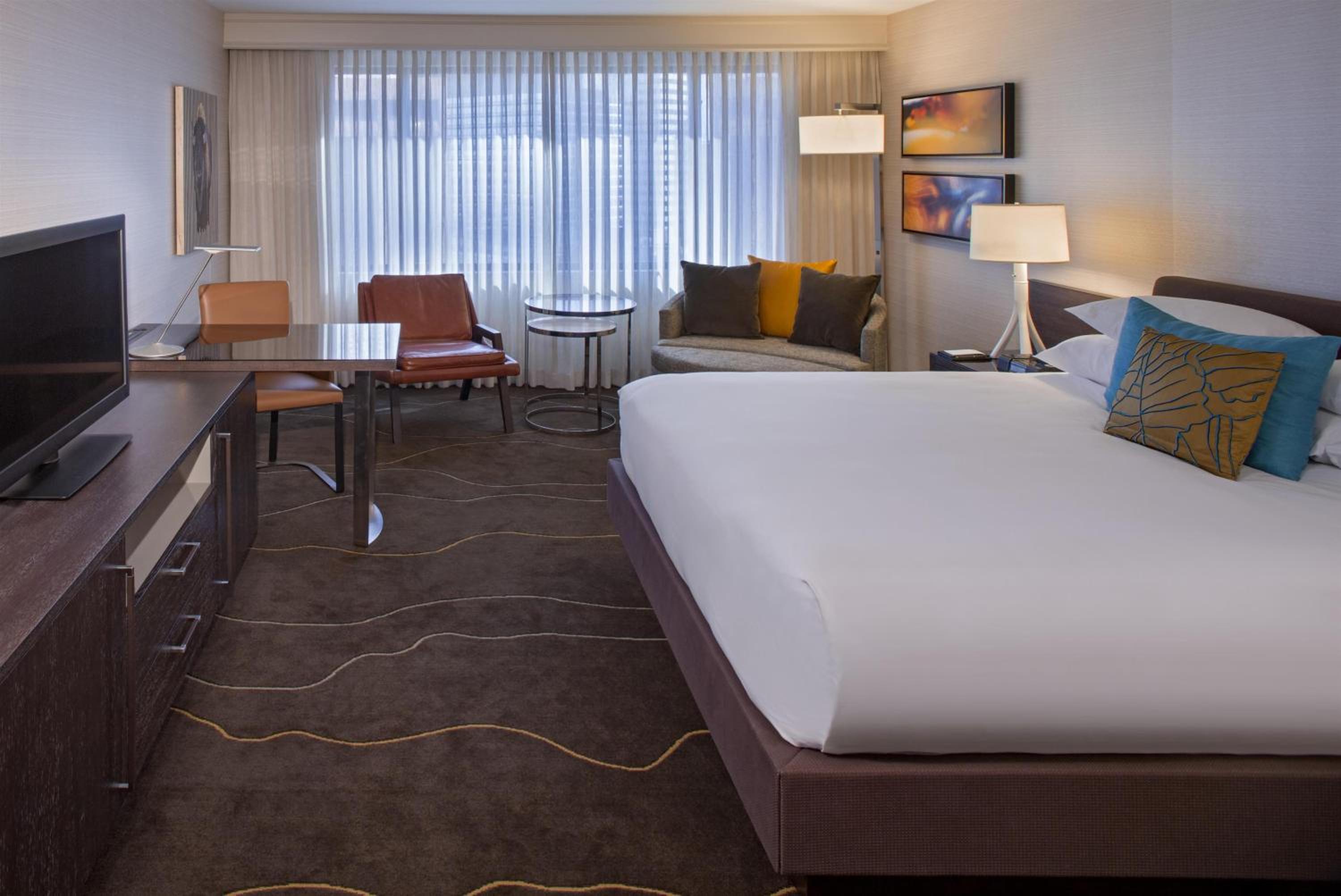 King Room with Accessible Shower - Disability Access