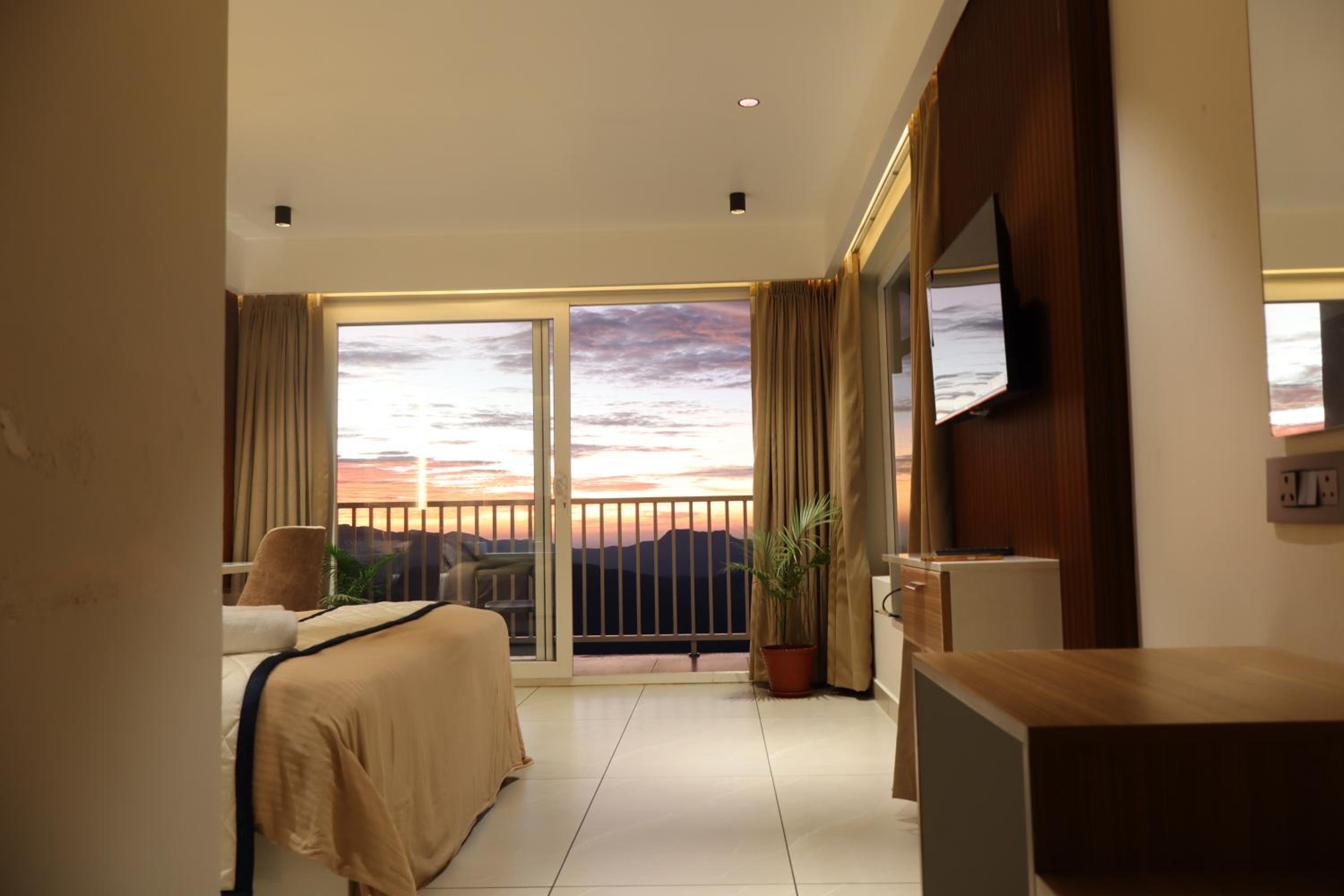 Junior Suite with Balcony photo 2