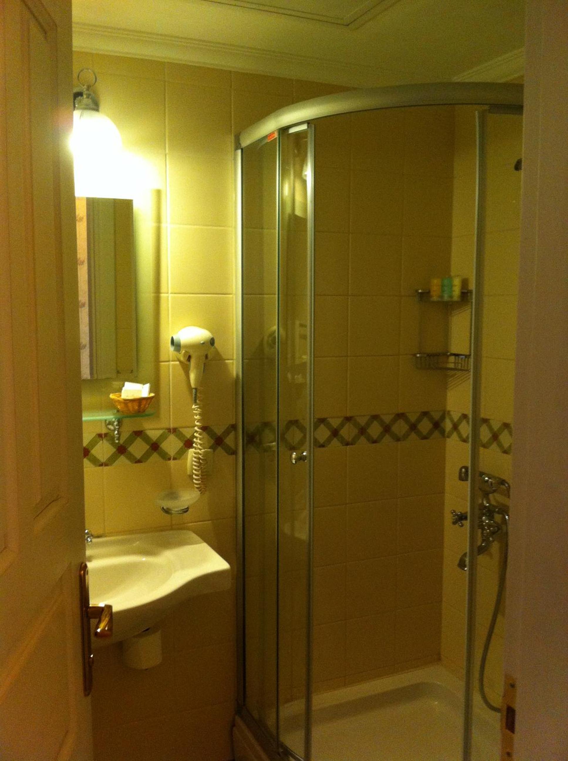 Two Bedroom Family Room with Two Bathrooms photo 3