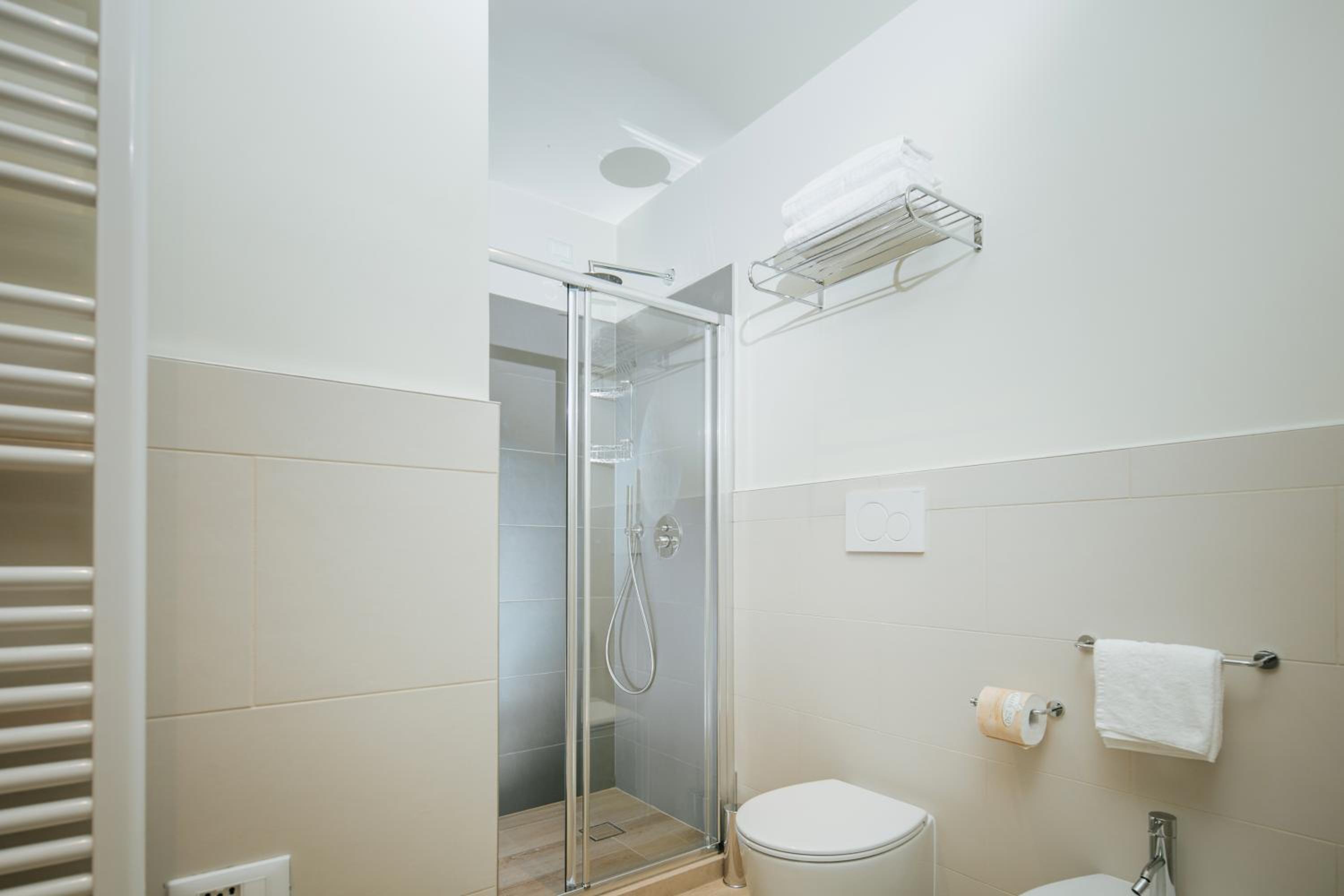 Apartment with Terrace - Photo 7