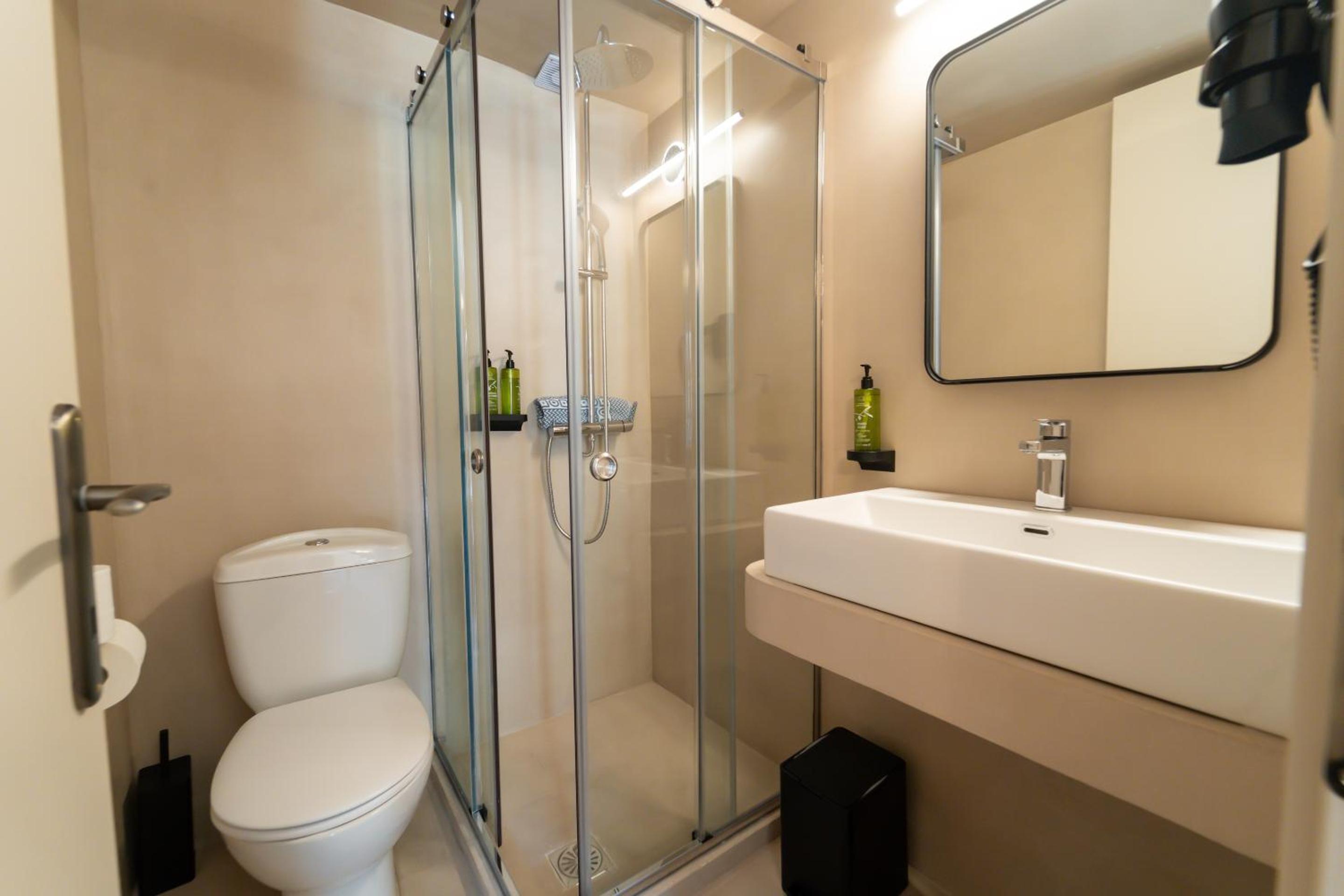 Premium Comfort Room - Photo 12
