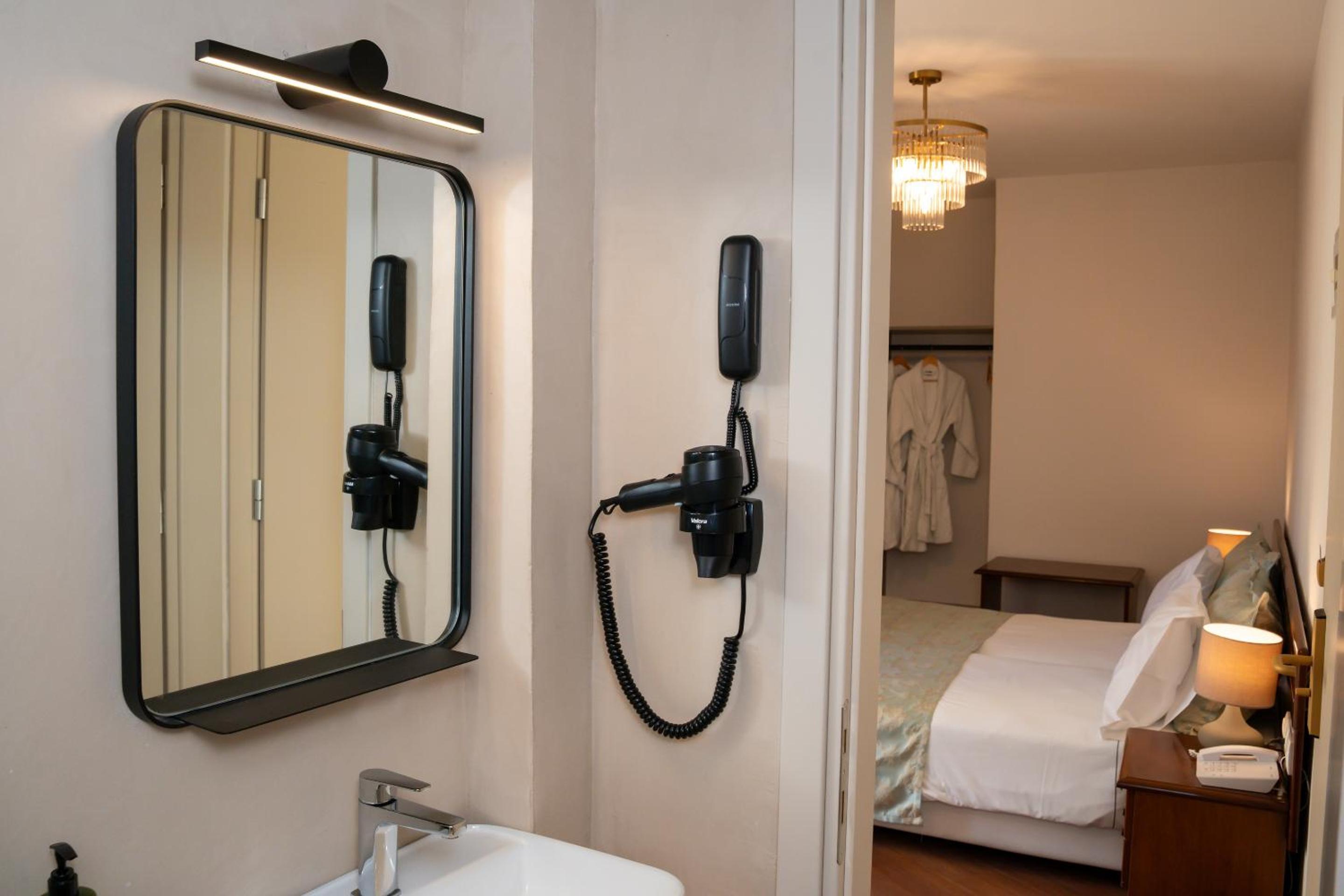 Premium Comfort Room - Photo 8