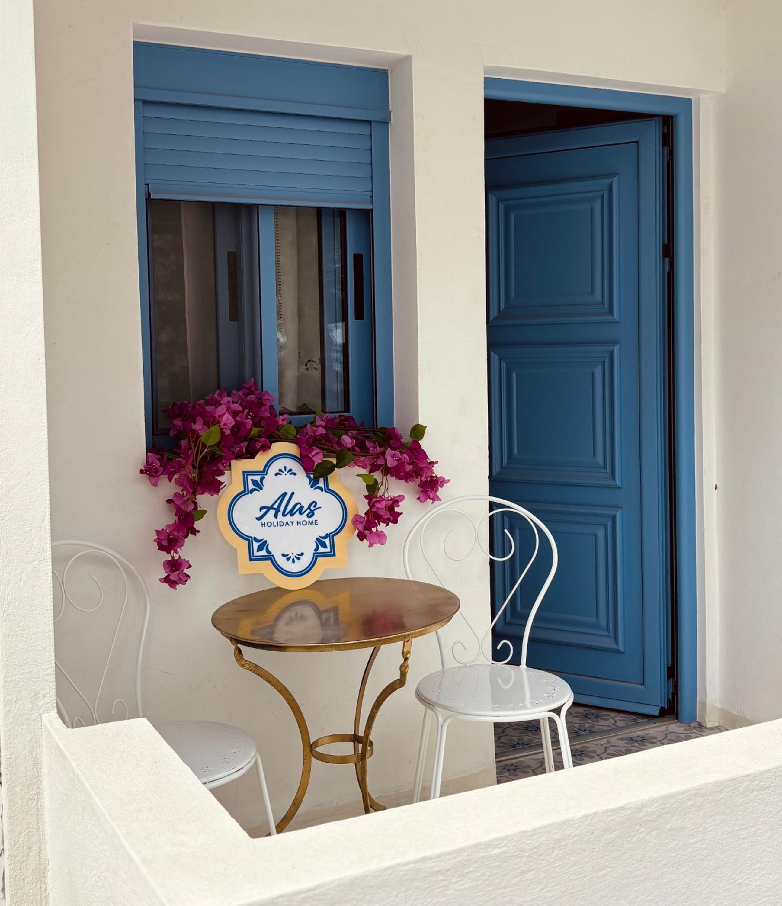 One-Bedroom Apartment - Sea Side