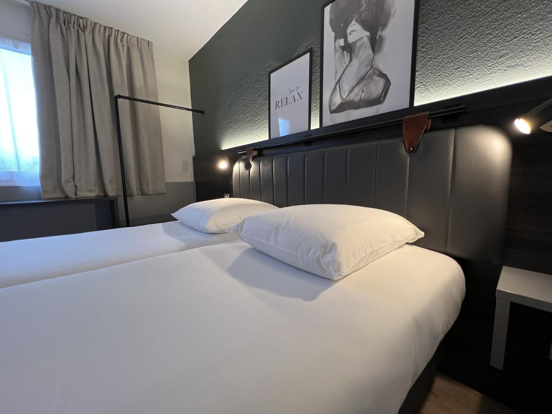 Standard Twin Room - Photo 2