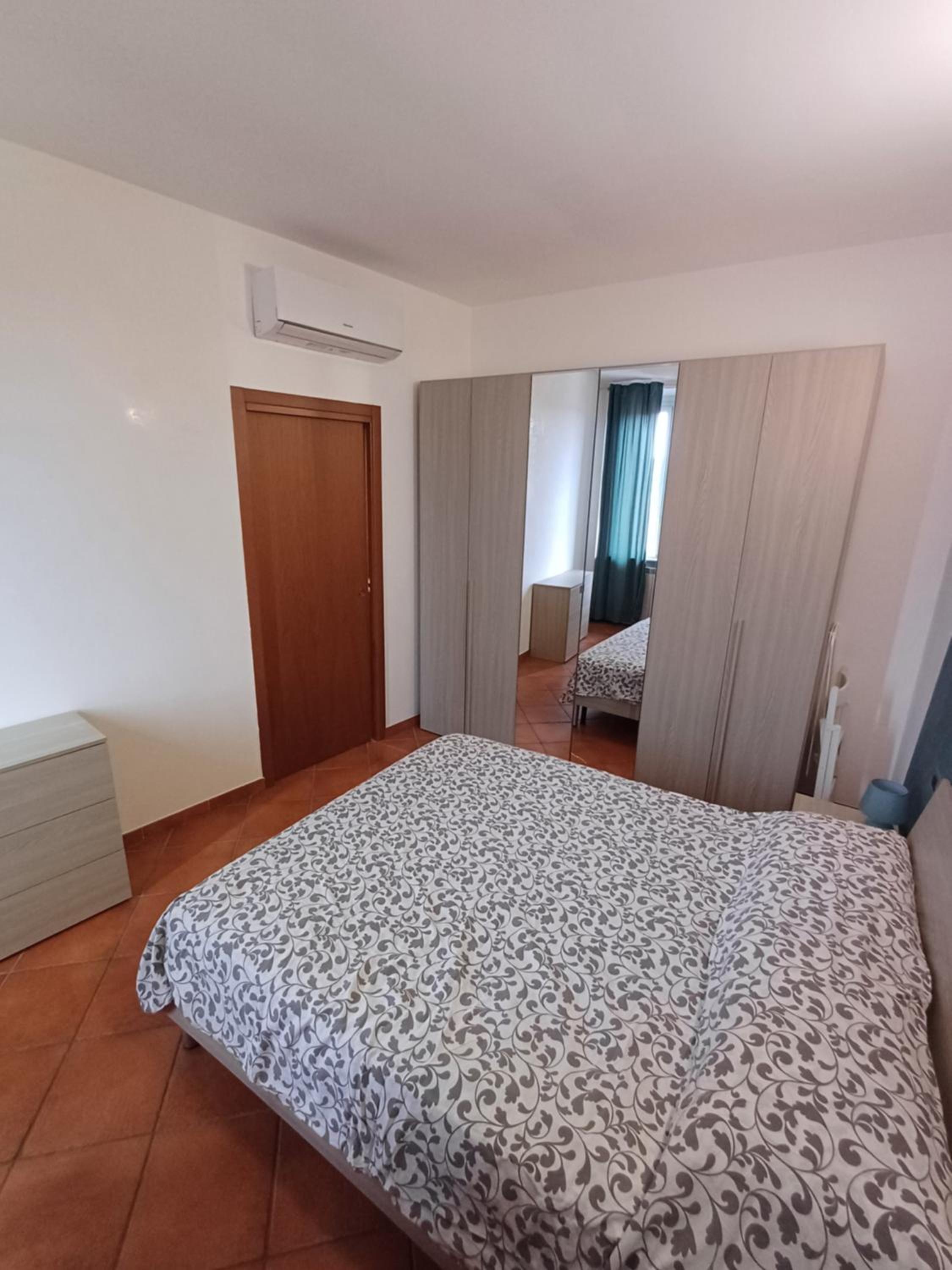 One-Bedroom Apartment - Photo 13