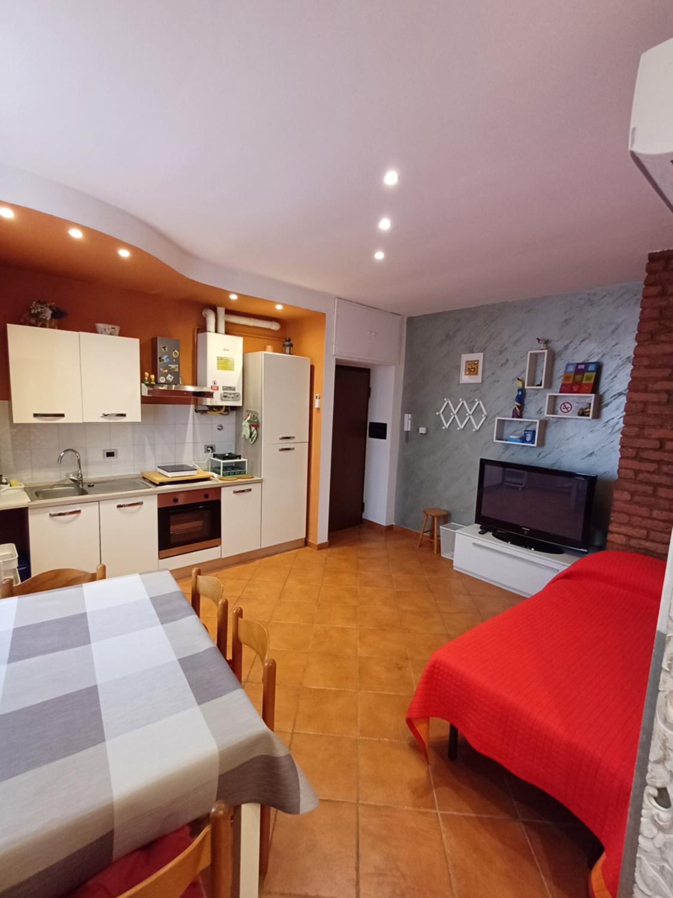 One-Bedroom Apartment - Photo 15