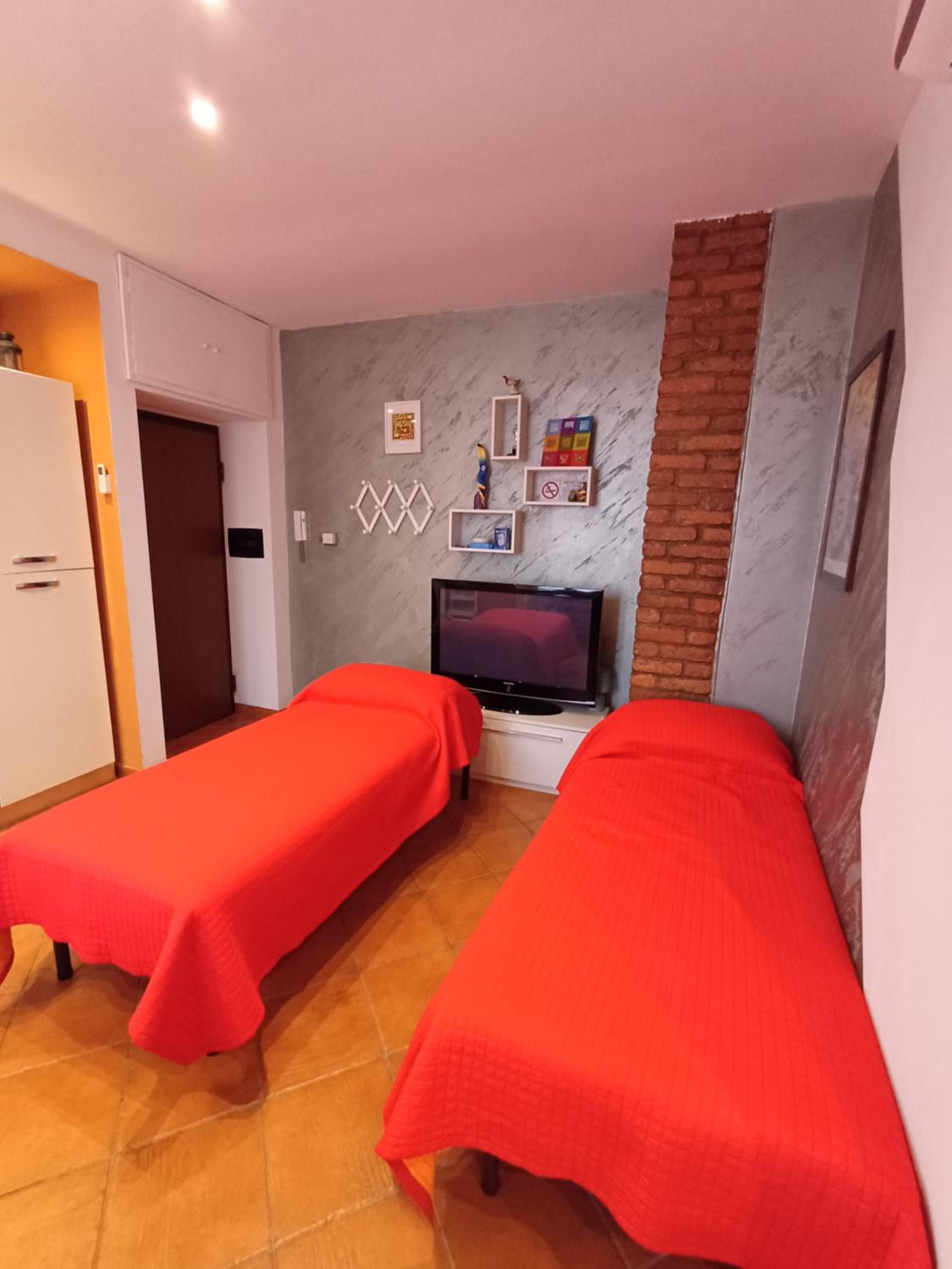 One-Bedroom Apartment - Photo 17
