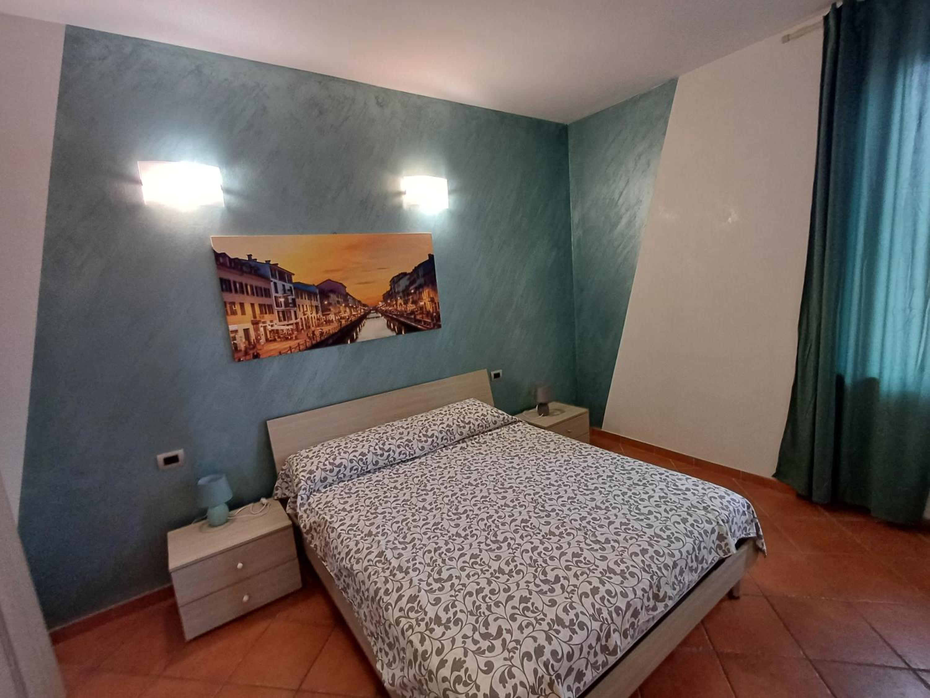 One-Bedroom Apartment - Photo 3
