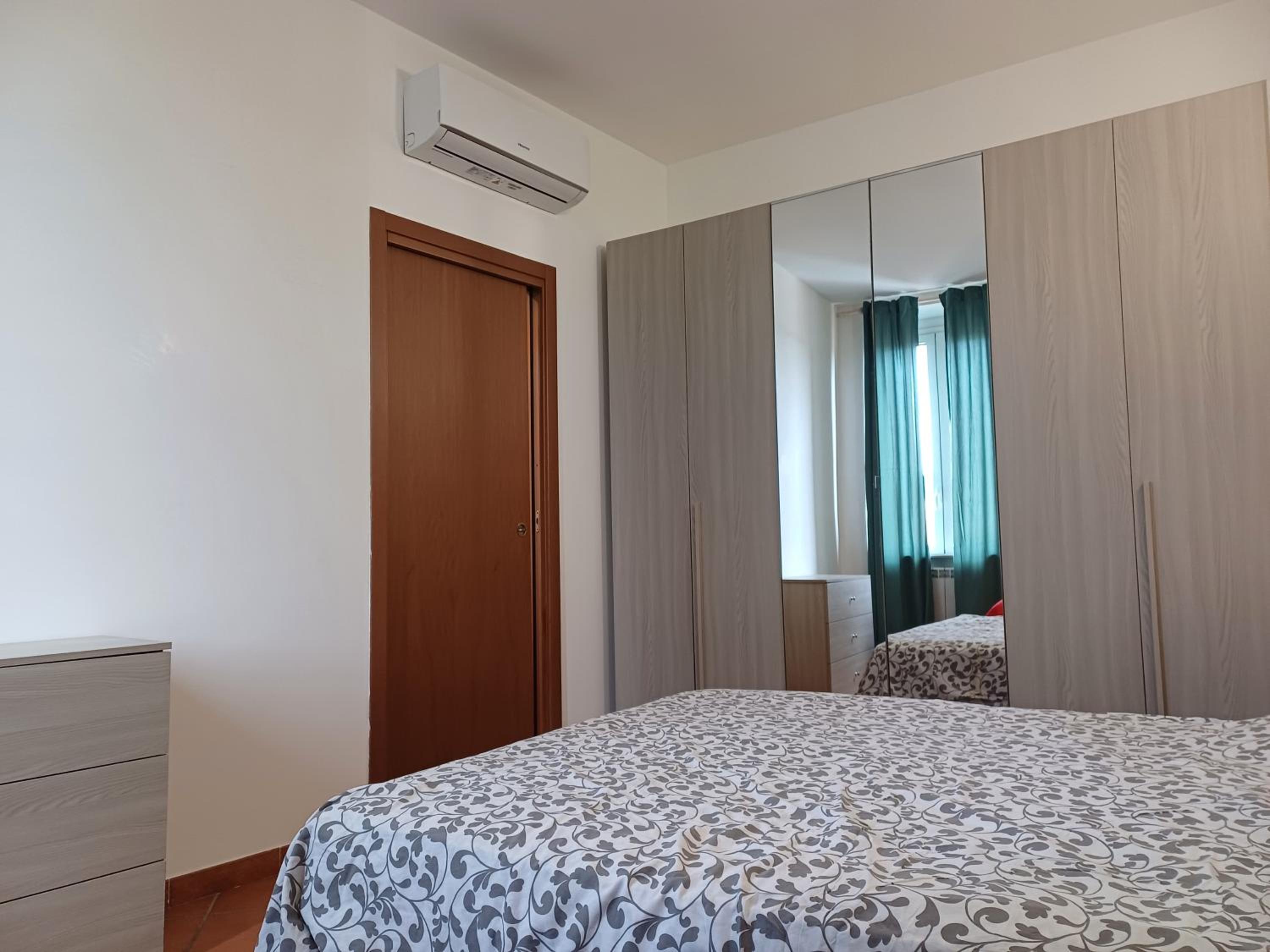 One-Bedroom Apartment - Photo 23