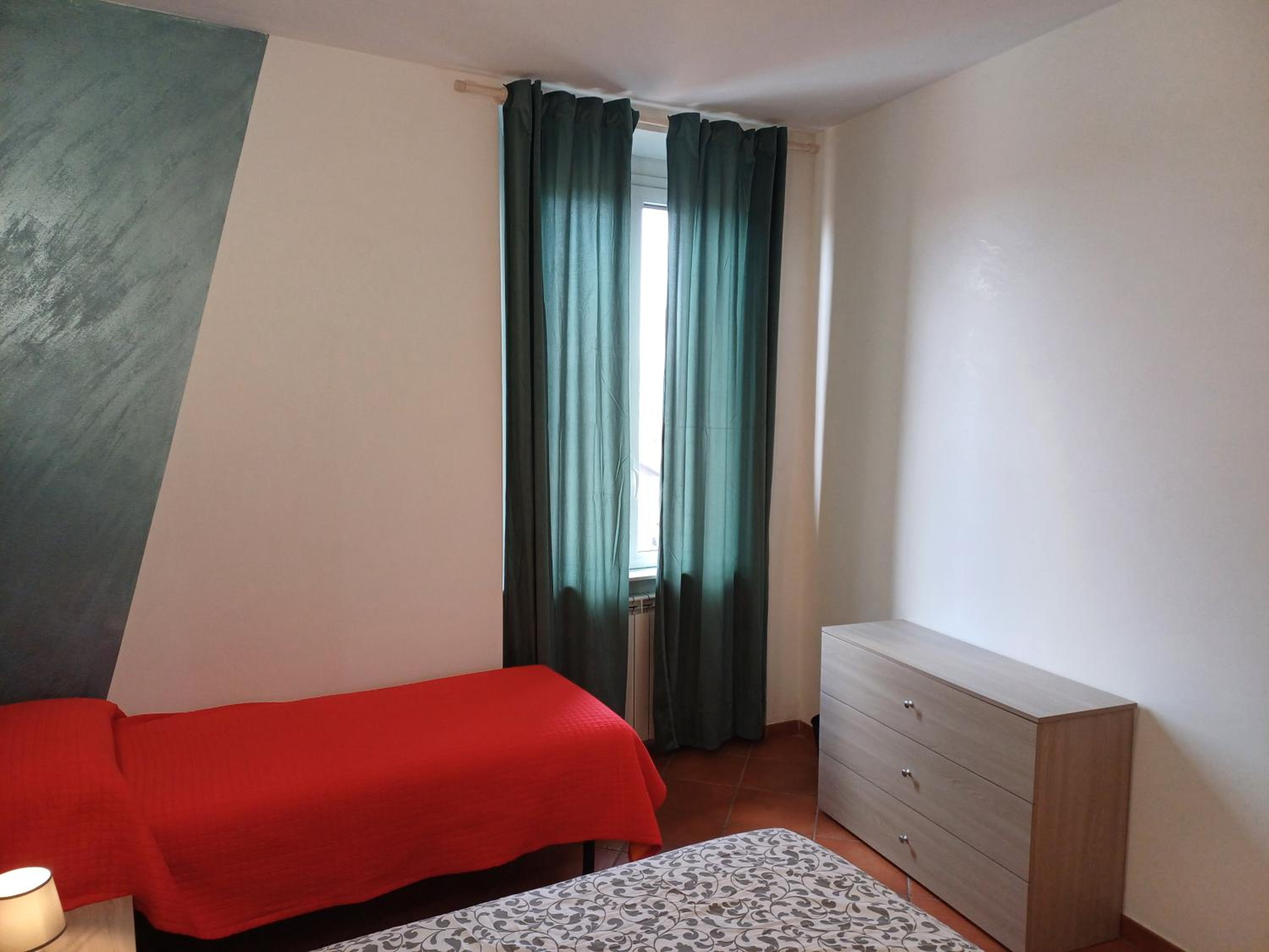 One-Bedroom Apartment - Photo 32