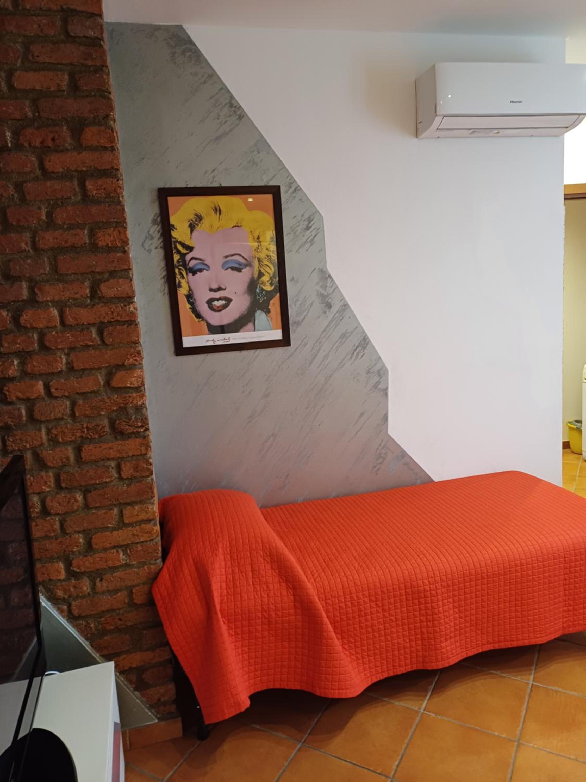 One-Bedroom Apartment - Photo 29