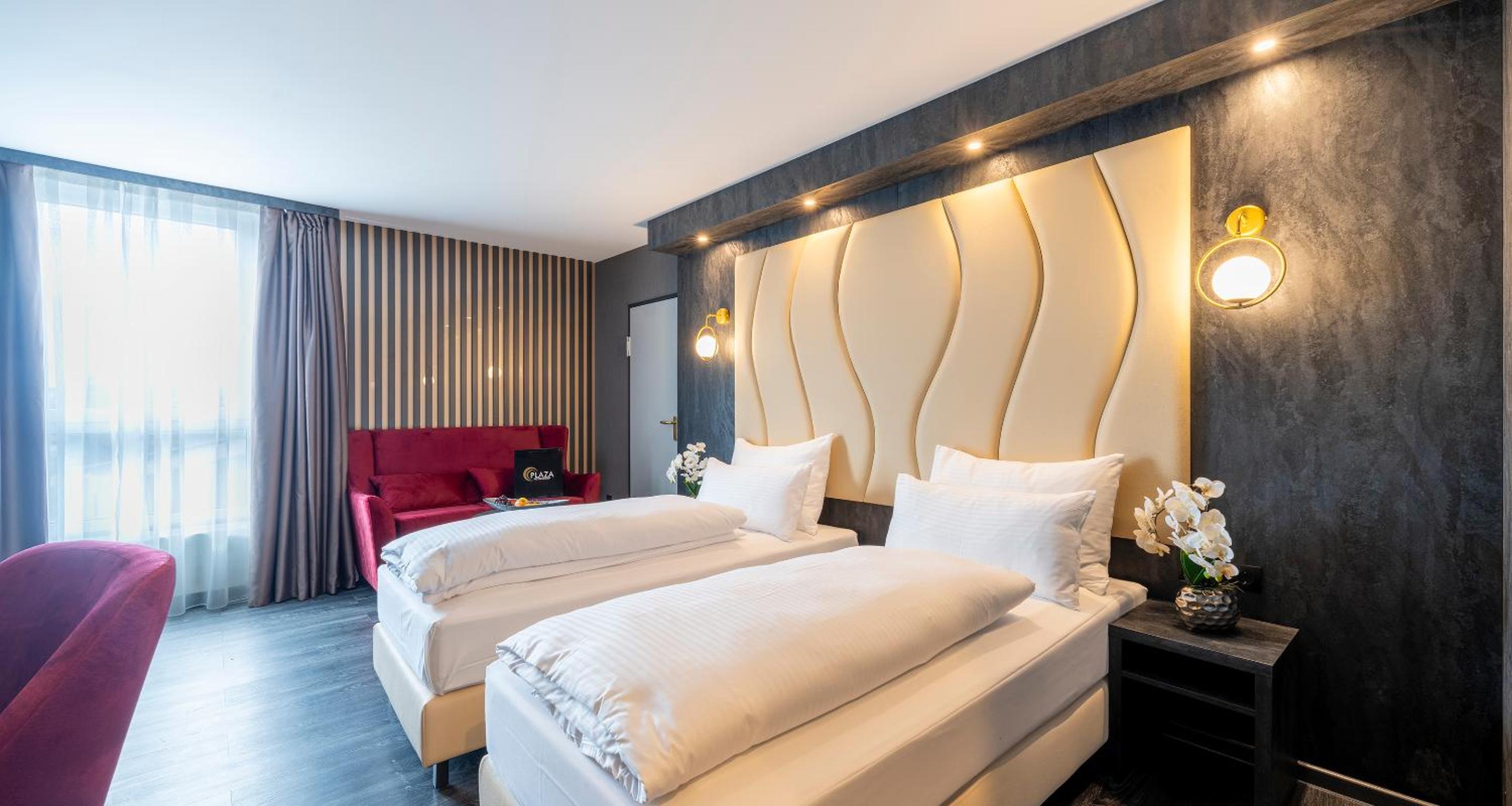 Premium Twin Room - Photo 6