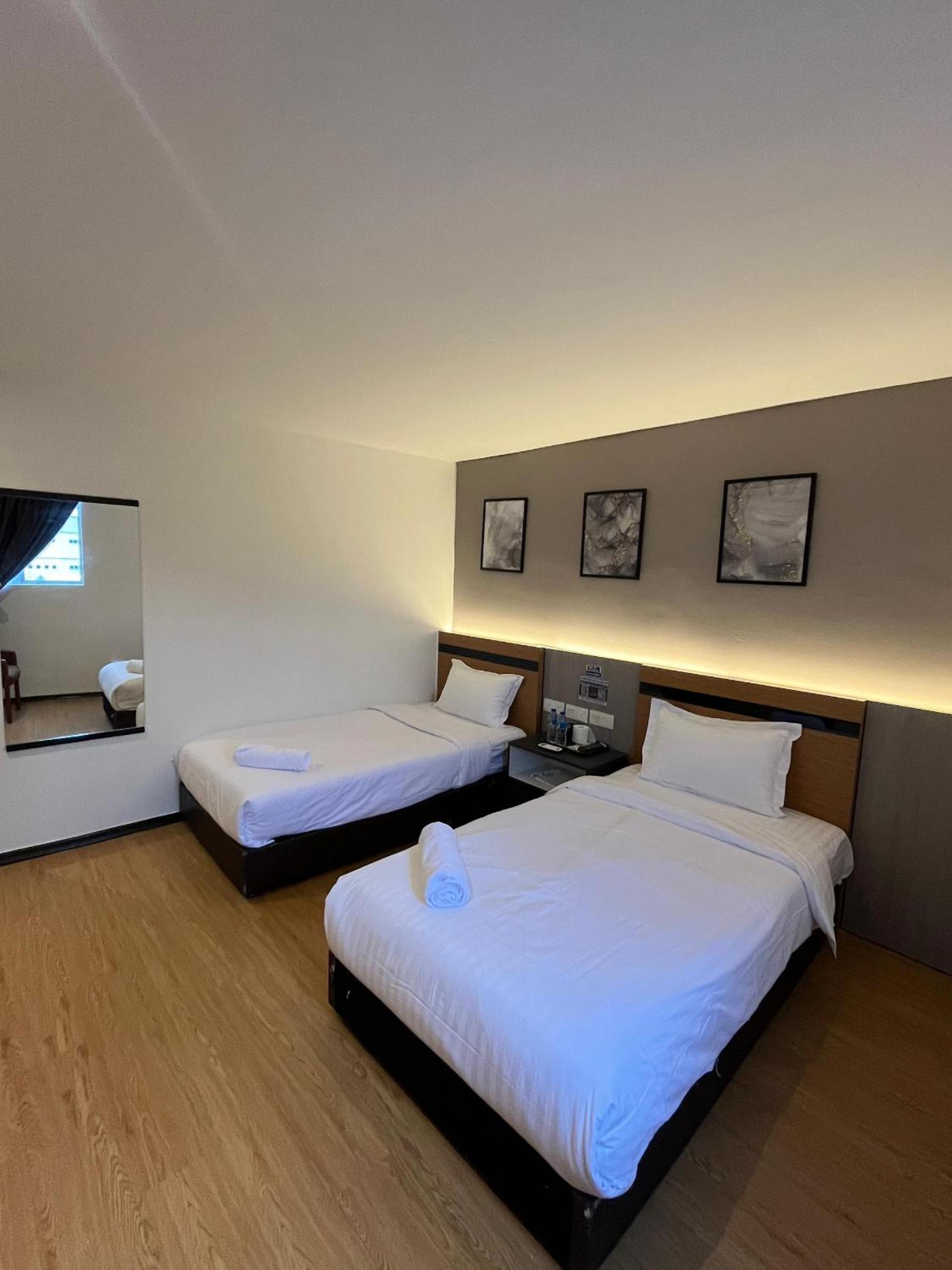 Deluxe Twin Room - Photo 1