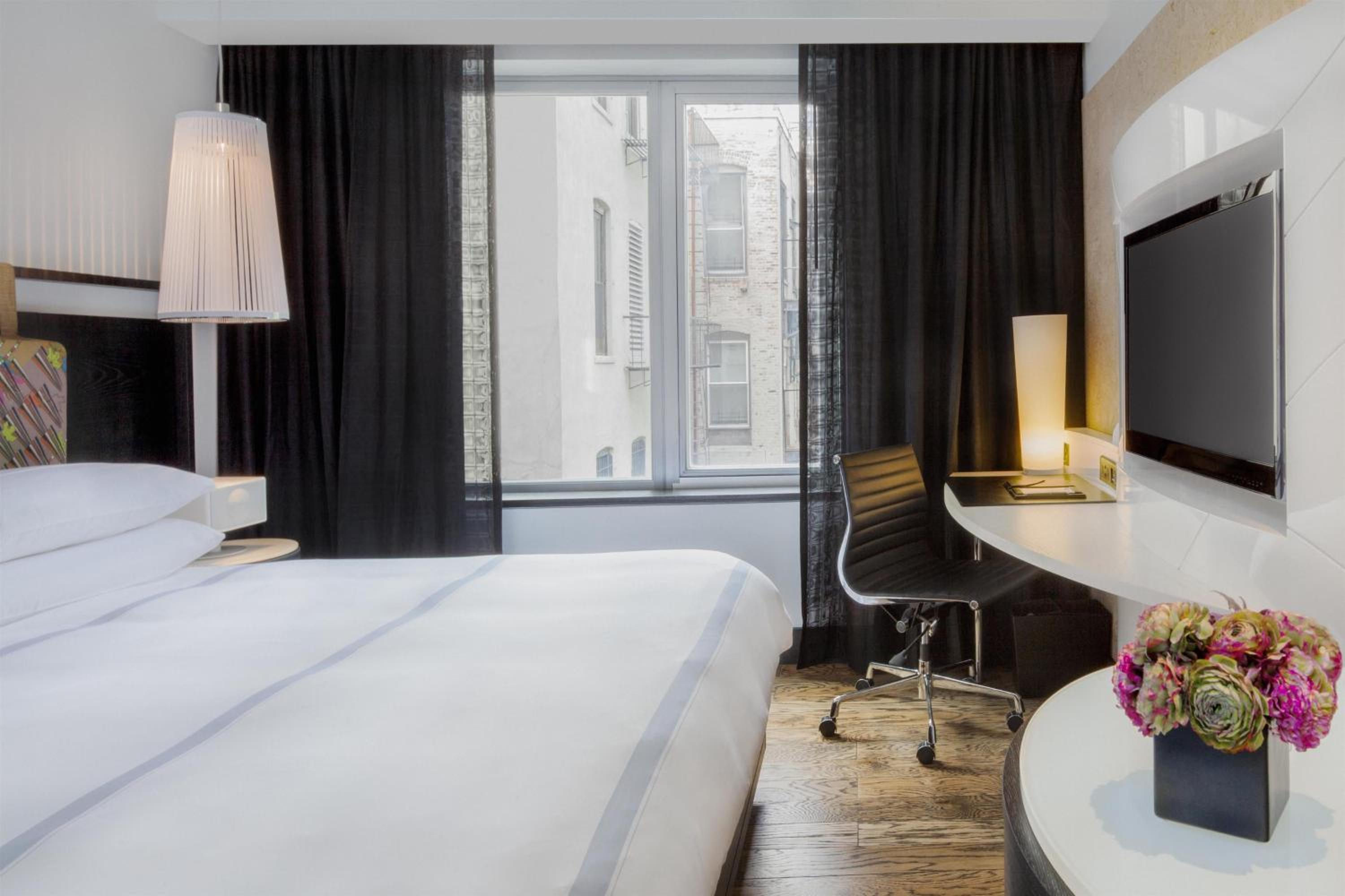 King Room with Accessible Shower - Disability Access