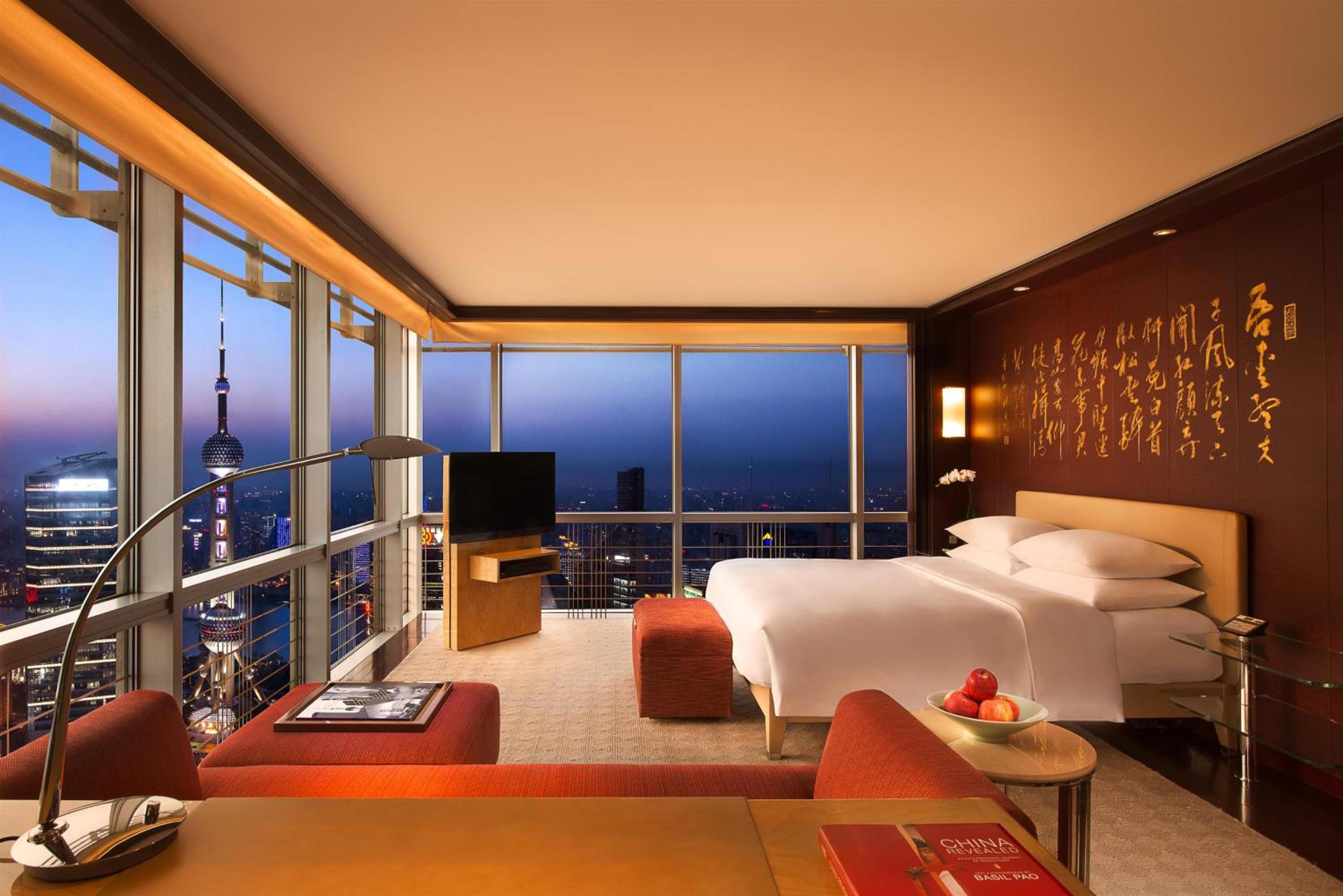 Deluxe King Room with River View - Photo 3