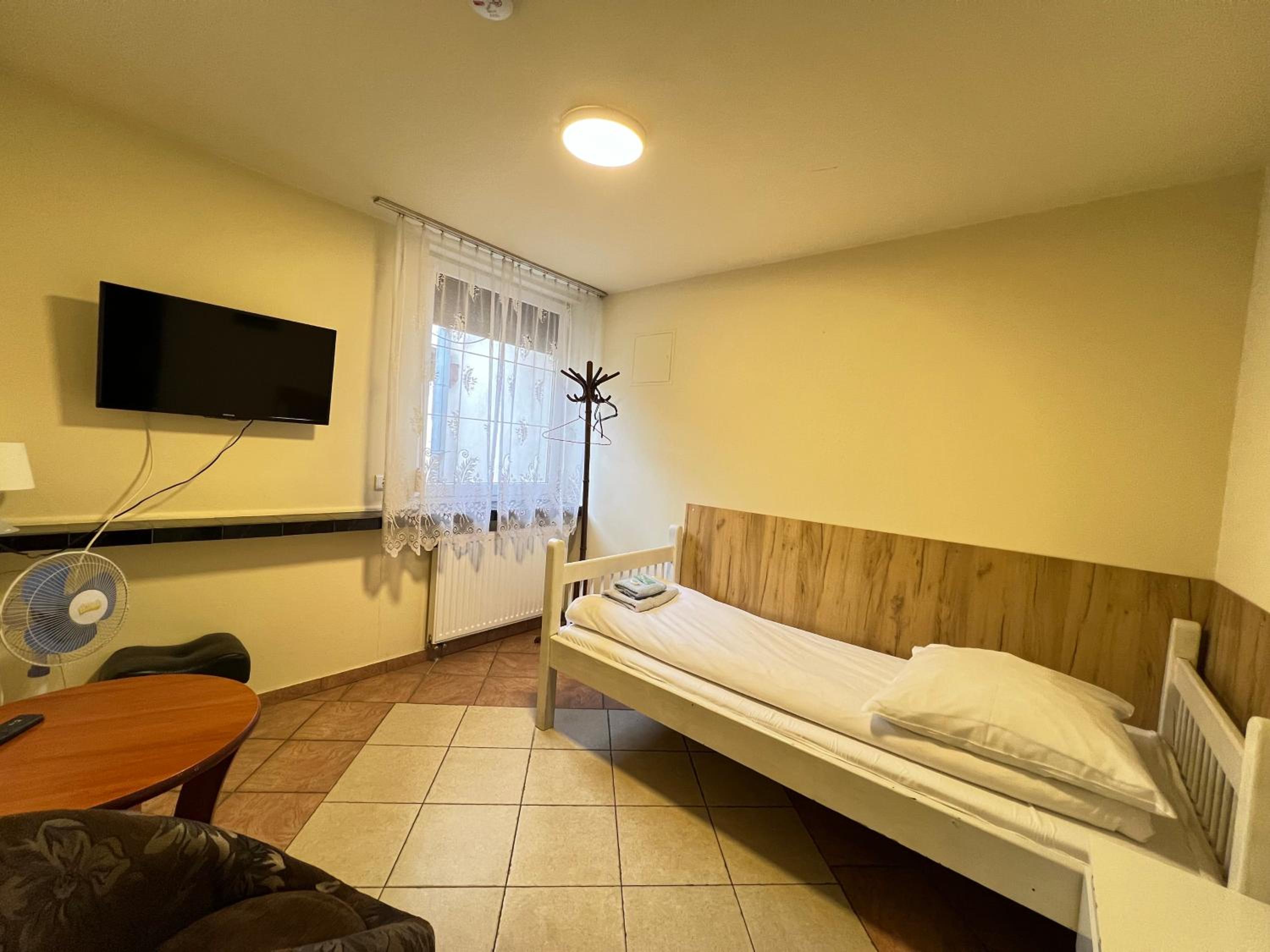 Standard Single Room with Shared Bathroom