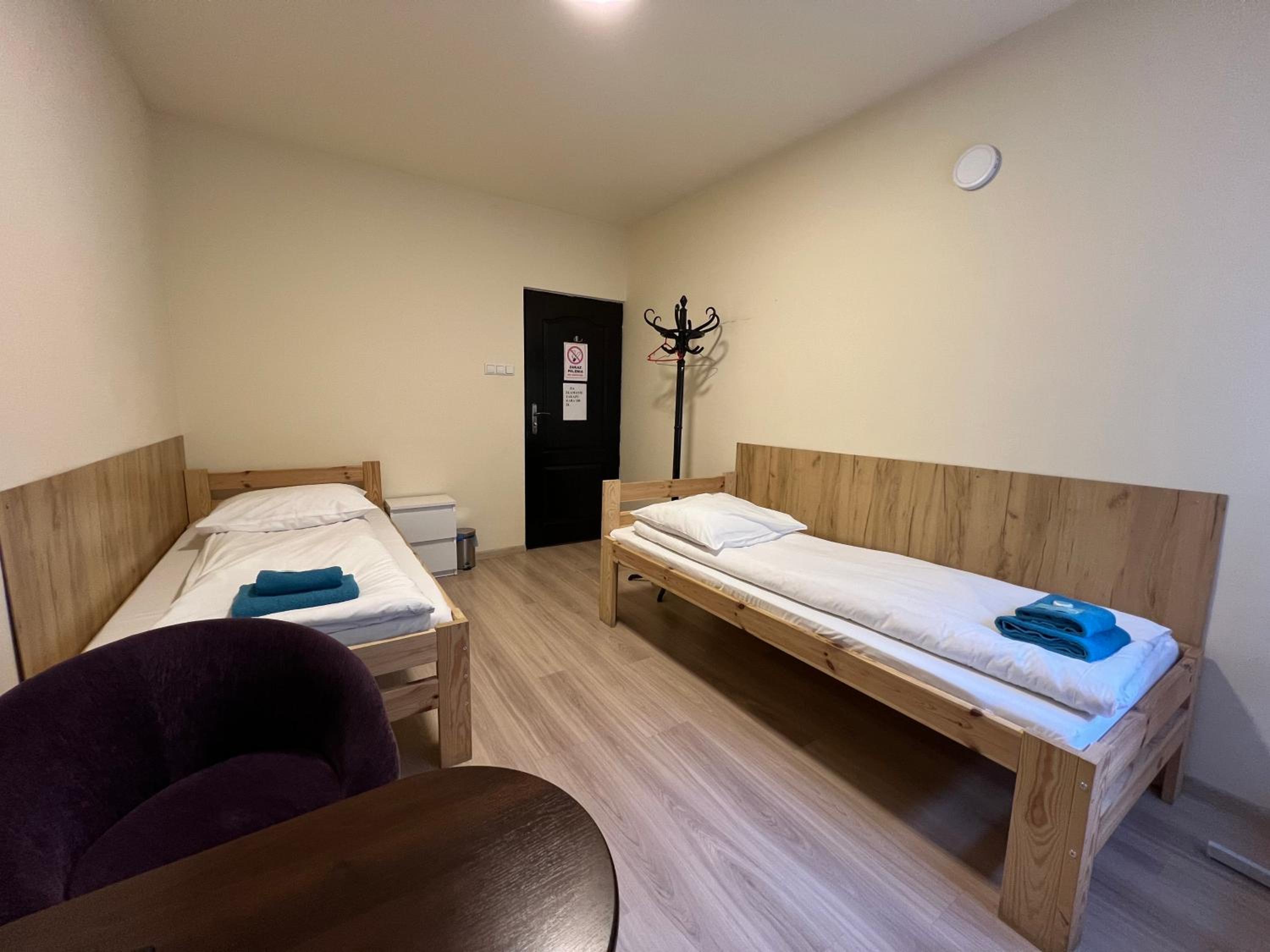 Standard Twin Room with Shared Bathroom photo 1